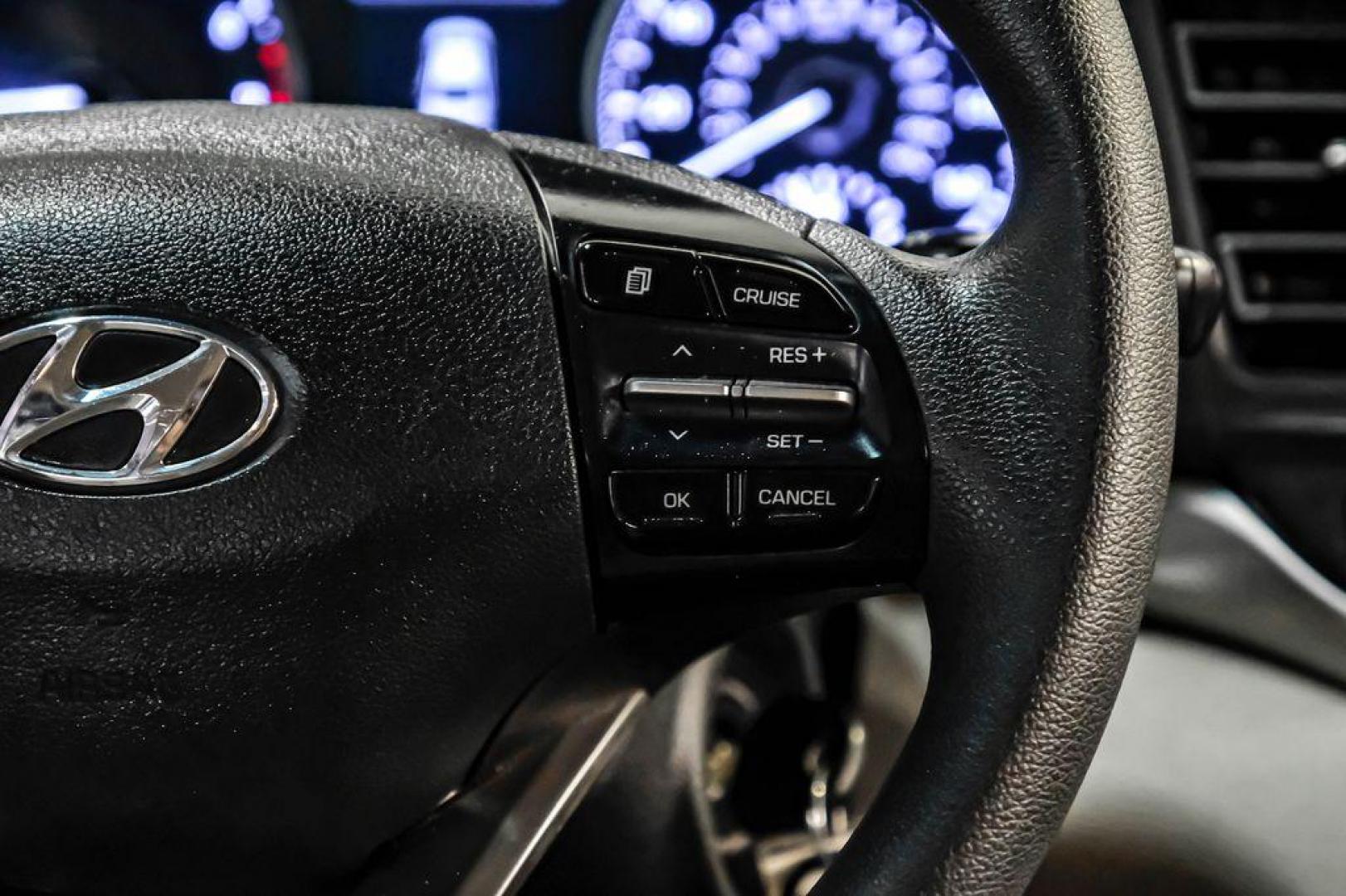 2020 Phantom Black /Gray Hyundai Elantra SEL (KMHD84LF0LU) with an 2.0L 4-Cylinder DOHC 16V engine, CVT transmission, located at 15300 Midway Rd., Addison, TX, 75001, (972) 702-0011, 32.958321, -96.838074 - Photo#17