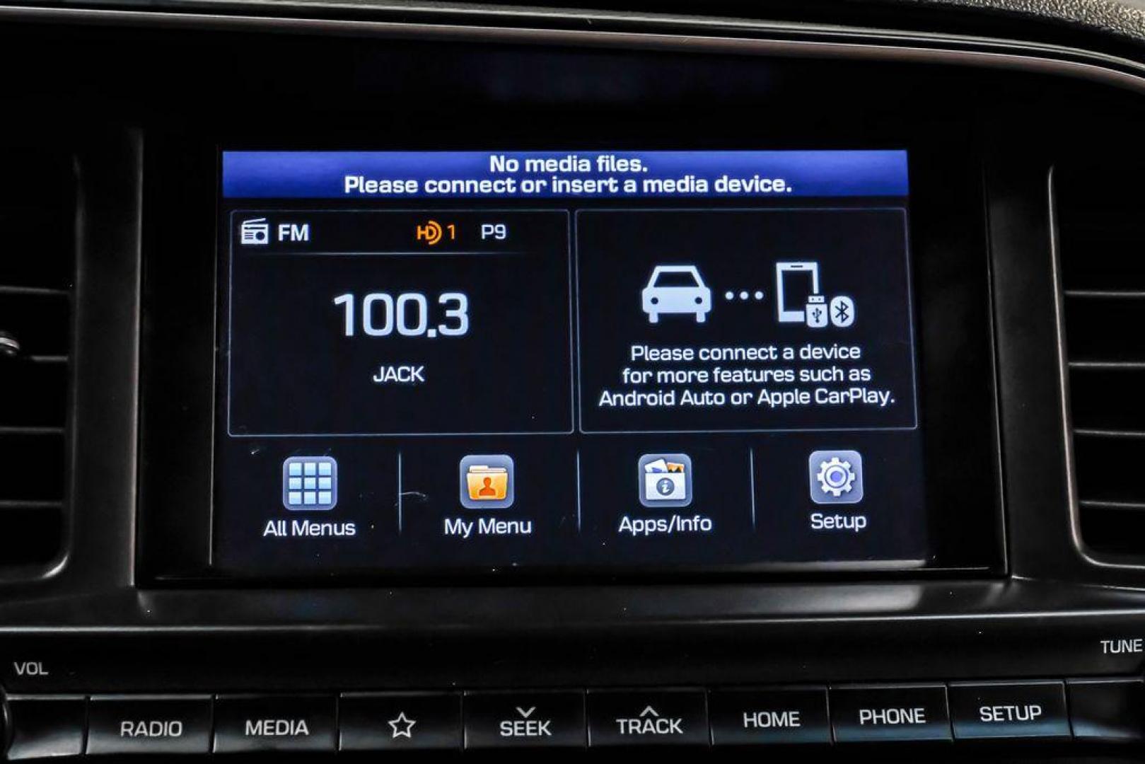 2020 Phantom Black /Gray Hyundai Elantra SEL (KMHD84LF0LU) with an 2.0L 4-Cylinder DOHC 16V engine, CVT transmission, located at 15300 Midway Rd., Addison, TX, 75001, (972) 702-0011, 32.958321, -96.838074 - Photo#25