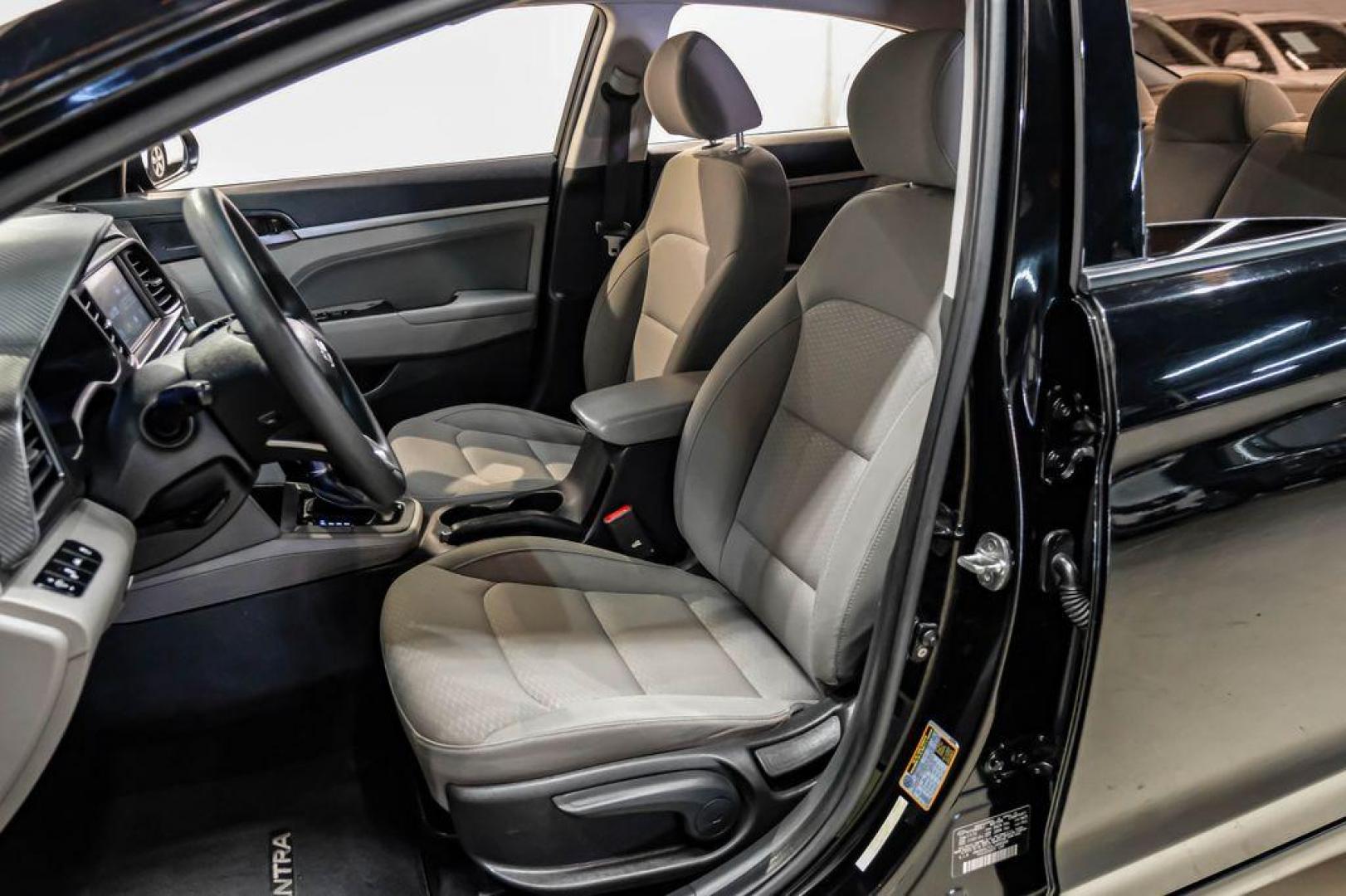 2020 Phantom Black /Gray Hyundai Elantra SEL (KMHD84LF0LU) with an 2.0L 4-Cylinder DOHC 16V engine, CVT transmission, located at 15300 Midway Rd., Addison, TX, 75001, (972) 702-0011, 32.958321, -96.838074 - Photo#28