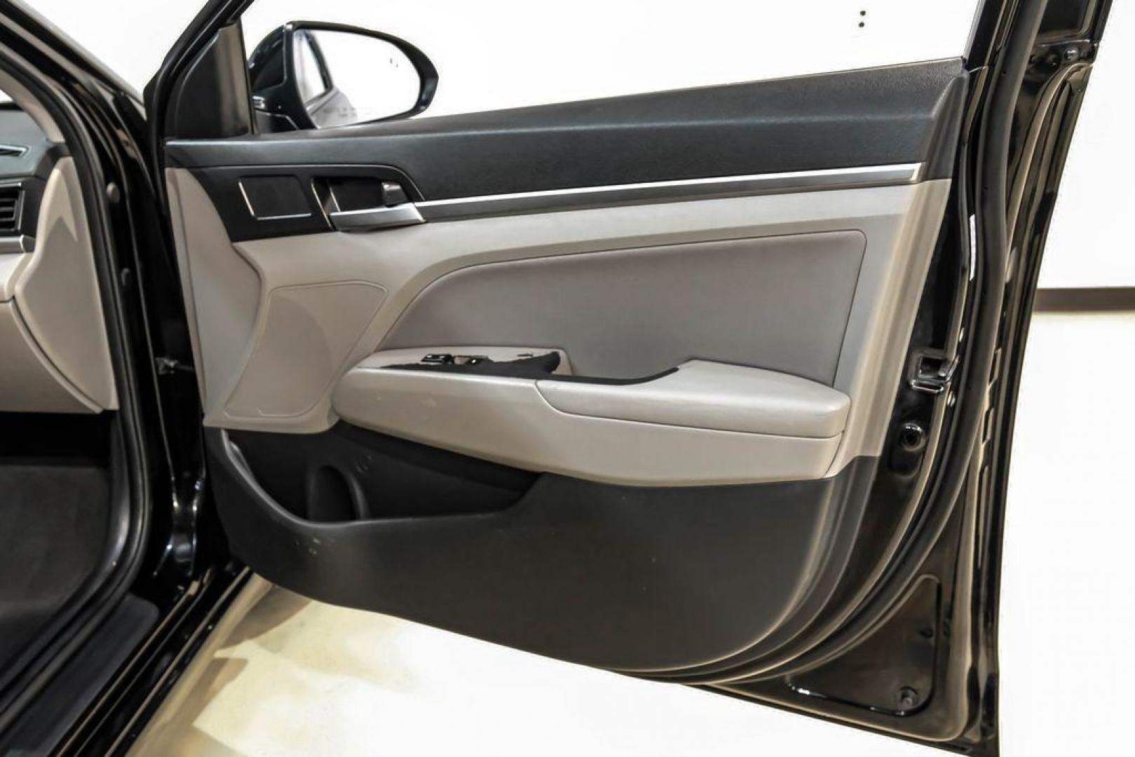 2020 Phantom Black /Gray Hyundai Elantra SEL (KMHD84LF0LU) with an 2.0L 4-Cylinder DOHC 16V engine, CVT transmission, located at 15300 Midway Rd., Addison, TX, 75001, (972) 702-0011, 32.958321, -96.838074 - Photo#41