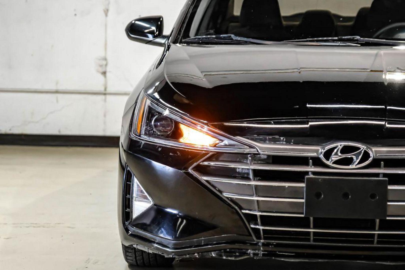 2020 Phantom Black /Gray Hyundai Elantra SEL (KMHD84LF0LU) with an 2.0L 4-Cylinder DOHC 16V engine, CVT transmission, located at 15300 Midway Rd., Addison, TX, 75001, (972) 702-0011, 32.958321, -96.838074 - Photo#44