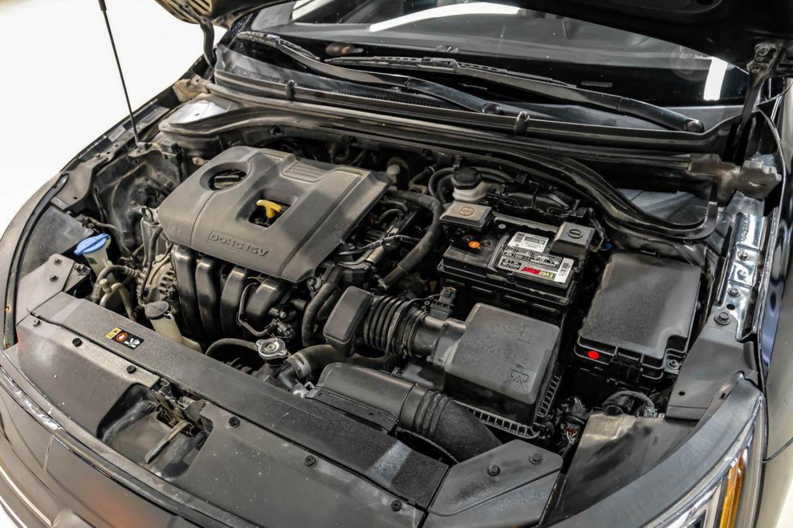 2020 Phantom Black /Gray Hyundai Elantra SEL (KMHD84LF0LU) with an 2.0L 4-Cylinder DOHC 16V engine, CVT transmission, located at 15300 Midway Rd., Addison, TX, 75001, (972) 702-0011, 32.958321, -96.838074 - Photo#48