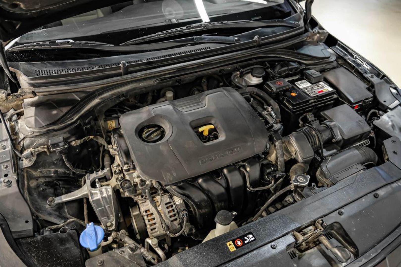 2020 Phantom Black /Gray Hyundai Elantra SEL (KMHD84LF0LU) with an 2.0L 4-Cylinder DOHC 16V engine, CVT transmission, located at 15300 Midway Rd., Addison, TX, 75001, (972) 702-0011, 32.958321, -96.838074 - Photo#50