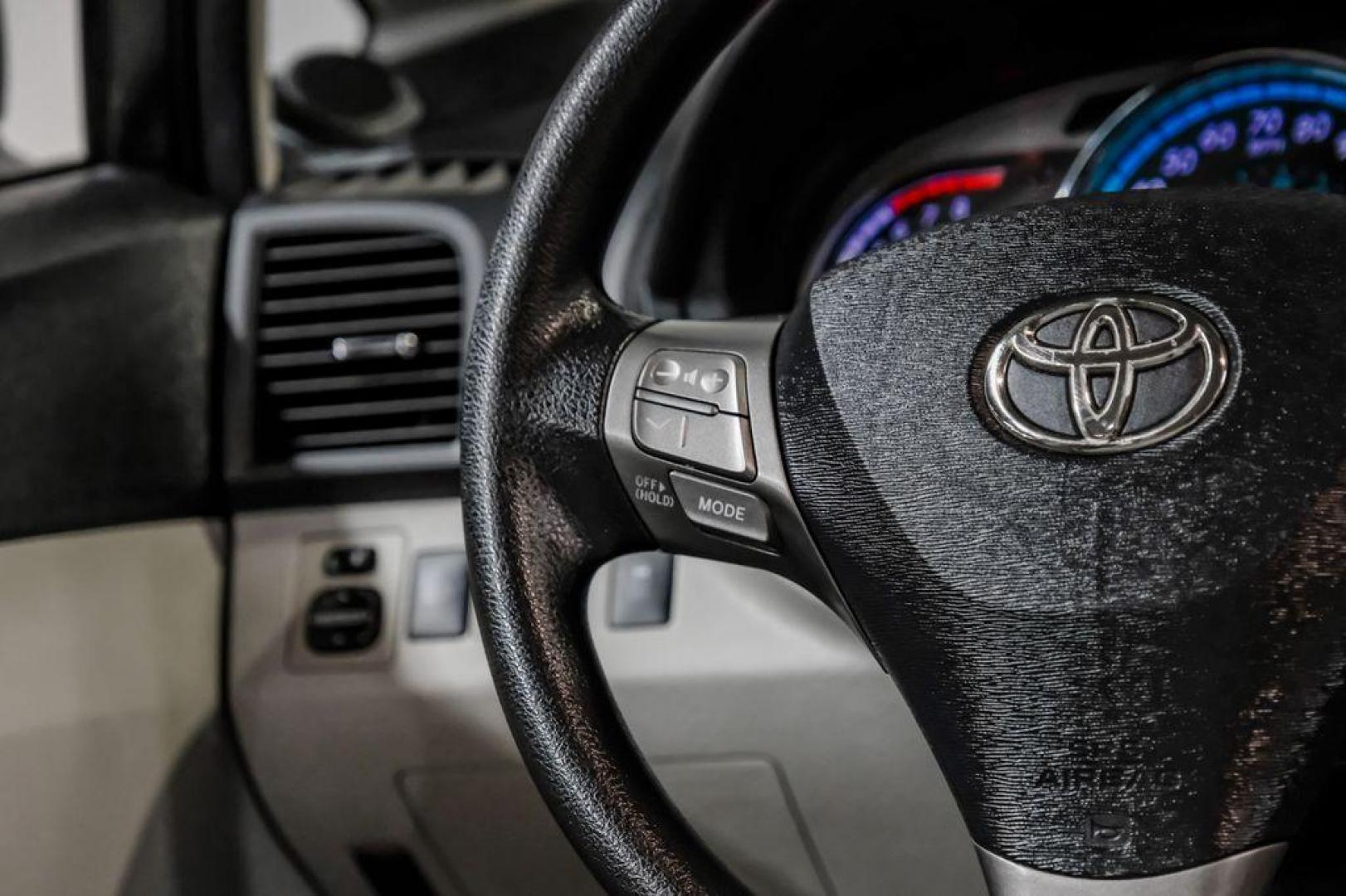 2009 Classic Silver Metallic /Ivory Toyota Venza Base (4T3ZE11A19U) with an 2.7L I4 SMPI DOHC engine, Automatic transmission, located at 15300 Midway Rd., Addison, TX, 75001, (972) 702-0011, 32.958321, -96.838074 - Photo#16