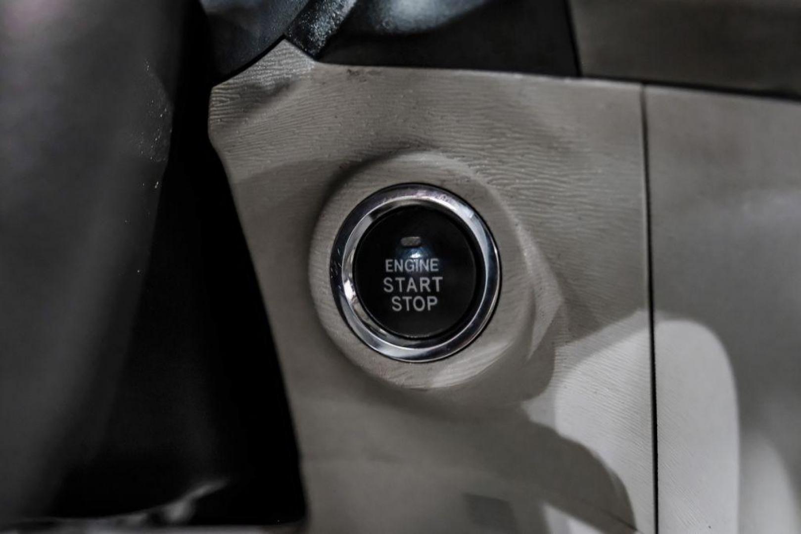 2009 Classic Silver Metallic /Ivory Toyota Venza Base (4T3ZE11A19U) with an 2.7L I4 SMPI DOHC engine, Automatic transmission, located at 15300 Midway Rd., Addison, TX, 75001, (972) 702-0011, 32.958321, -96.838074 - Photo#20