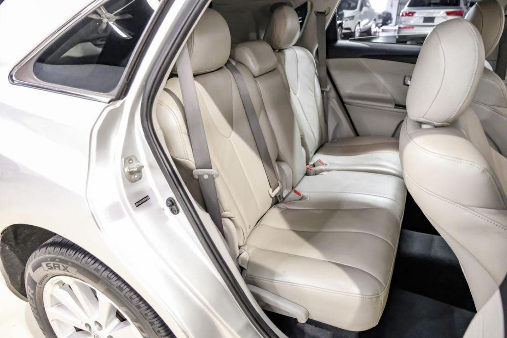 2009 Classic Silver Metallic /Ivory Toyota Venza Base (4T3ZE11A19U) with an 2.7L I4 SMPI DOHC engine, Automatic transmission, located at 15300 Midway Rd., Addison, TX, 75001, (972) 702-0011, 32.958321, -96.838074 - Photo#30