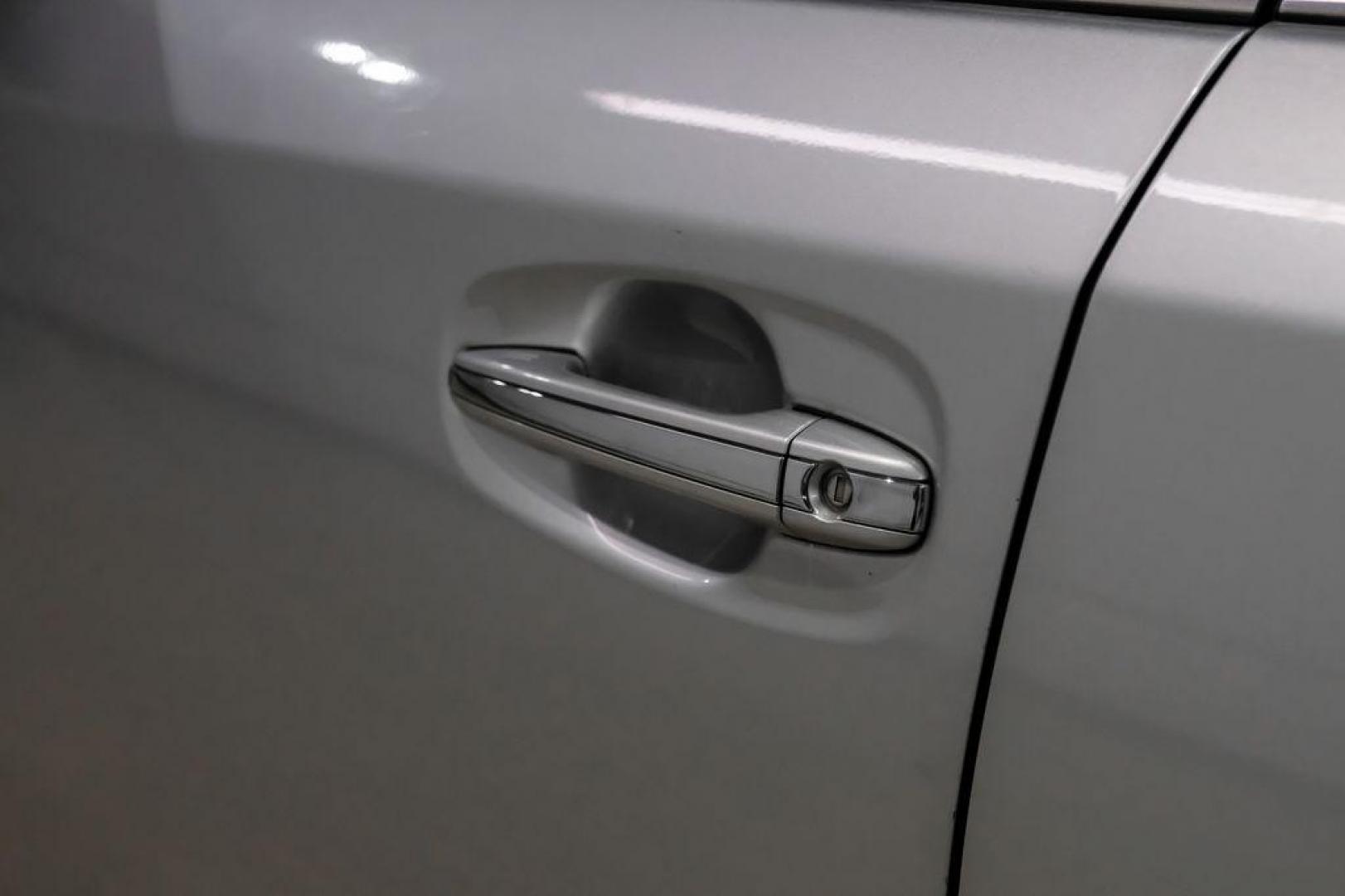 2009 Classic Silver Metallic /Ivory Toyota Venza Base (4T3ZE11A19U) with an 2.7L I4 SMPI DOHC engine, Automatic transmission, located at 15300 Midway Rd., Addison, TX, 75001, (972) 702-0011, 32.958321, -96.838074 - Photo#36