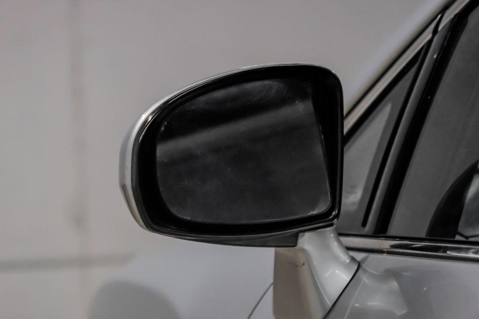 2009 Classic Silver Metallic /Ivory Toyota Venza Base (4T3ZE11A19U) with an 2.7L I4 SMPI DOHC engine, Automatic transmission, located at 15300 Midway Rd., Addison, TX, 75001, (972) 702-0011, 32.958321, -96.838074 - Photo#37