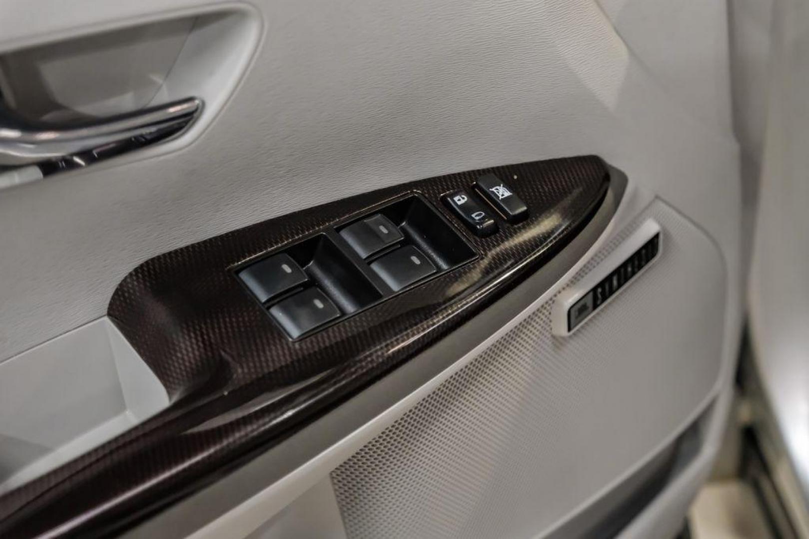 2009 Classic Silver Metallic /Ivory Toyota Venza Base (4T3ZE11A19U) with an 2.7L I4 SMPI DOHC engine, Automatic transmission, located at 15300 Midway Rd., Addison, TX, 75001, (972) 702-0011, 32.958321, -96.838074 - Photo#39