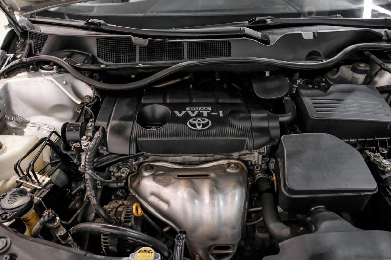 2009 Classic Silver Metallic /Ivory Toyota Venza Base (4T3ZE11A19U) with an 2.7L I4 SMPI DOHC engine, Automatic transmission, located at 15300 Midway Rd., Addison, TX, 75001, (972) 702-0011, 32.958321, -96.838074 - Photo#46