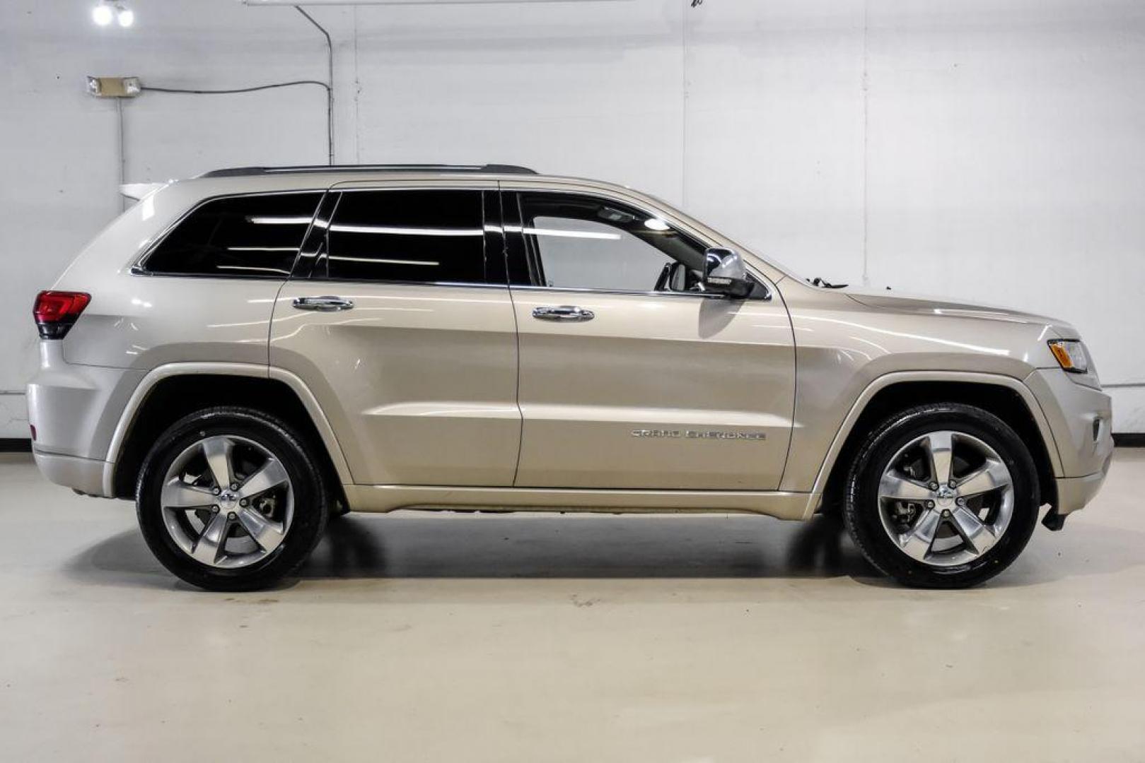 2015 Cashmere Pearlcoat /Light Frost/Brown Jeep Grand Cherokee Overland (1C4RJFCT5FC) with an 5.7L V8 Multi Displacement VVT engine, Automatic transmission, located at 15300 Midway Rd., Addison, TX, 75001, (972) 702-0011, 32.958321, -96.838074 - Photo#7