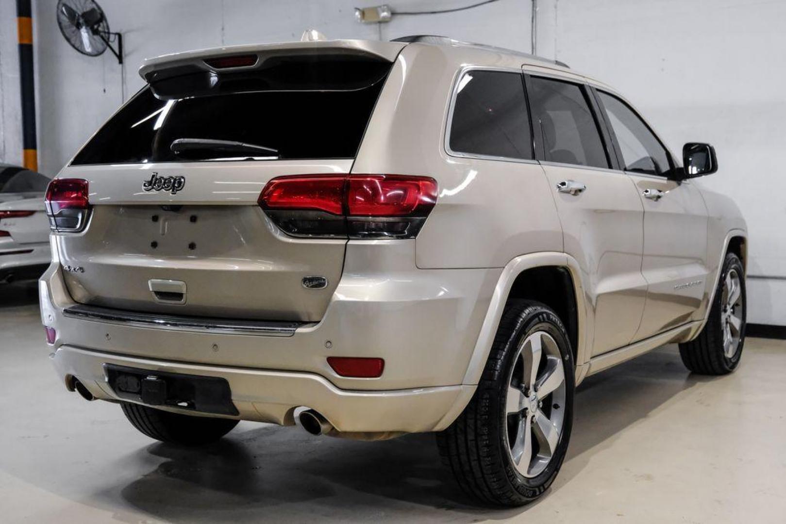 2015 Cashmere Pearlcoat /Light Frost/Brown Jeep Grand Cherokee Overland (1C4RJFCT5FC) with an 5.7L V8 Multi Displacement VVT engine, Automatic transmission, located at 15300 Midway Rd., Addison, TX, 75001, (972) 702-0011, 32.958321, -96.838074 - Photo#8