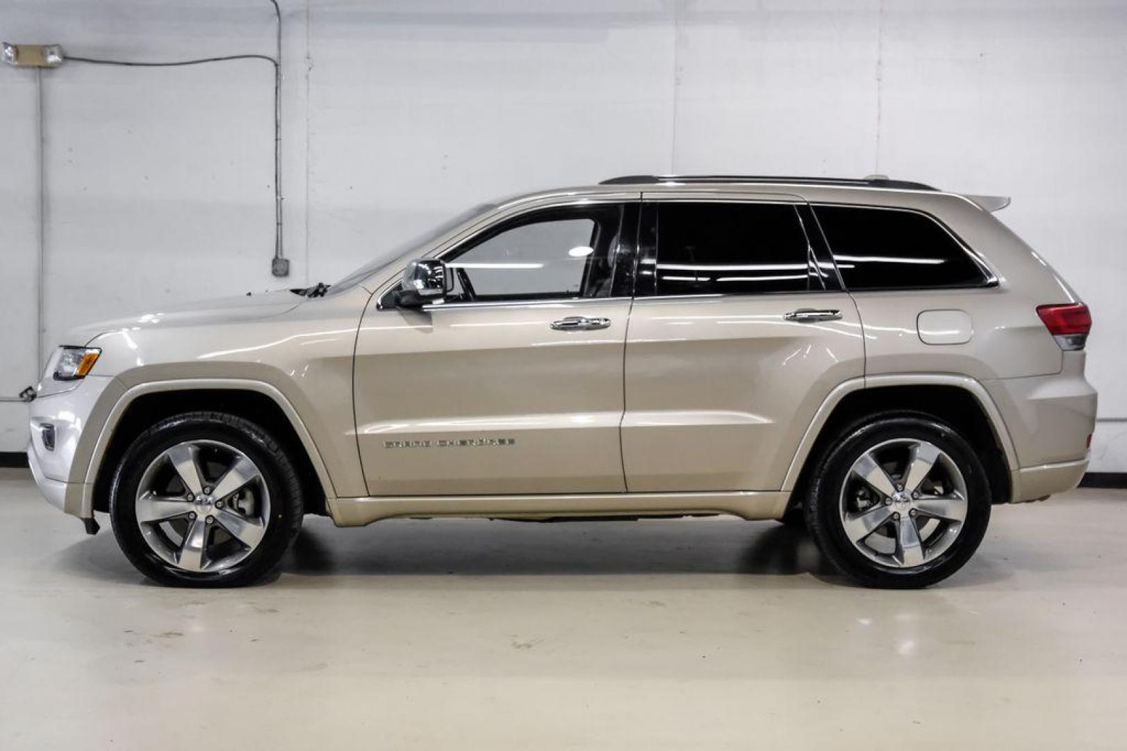 2015 Cashmere Pearlcoat /Light Frost/Brown Jeep Grand Cherokee Overland (1C4RJFCT5FC) with an 5.7L V8 Multi Displacement VVT engine, Automatic transmission, located at 15300 Midway Rd., Addison, TX, 75001, (972) 702-0011, 32.958321, -96.838074 - Photo#11
