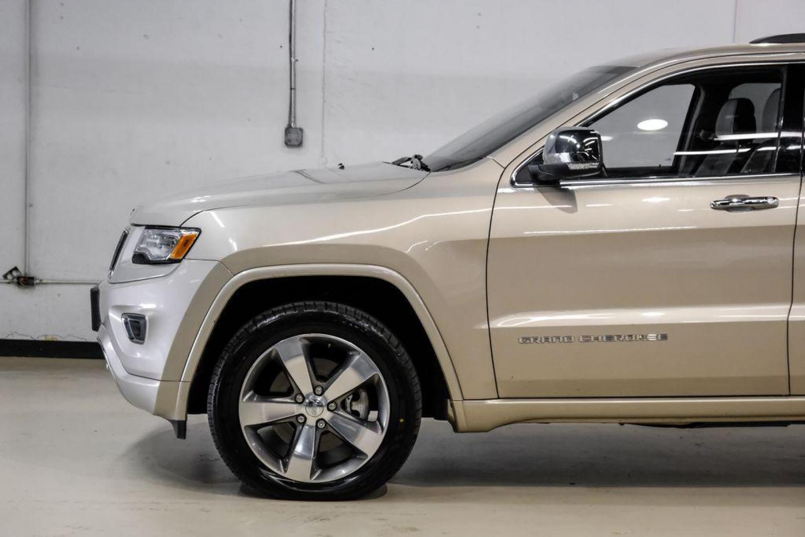 2015 Cashmere Pearlcoat /Light Frost/Brown Jeep Grand Cherokee Overland (1C4RJFCT5FC) with an 5.7L V8 Multi Displacement VVT engine, Automatic transmission, located at 15300 Midway Rd., Addison, TX, 75001, (972) 702-0011, 32.958321, -96.838074 - Photo#12