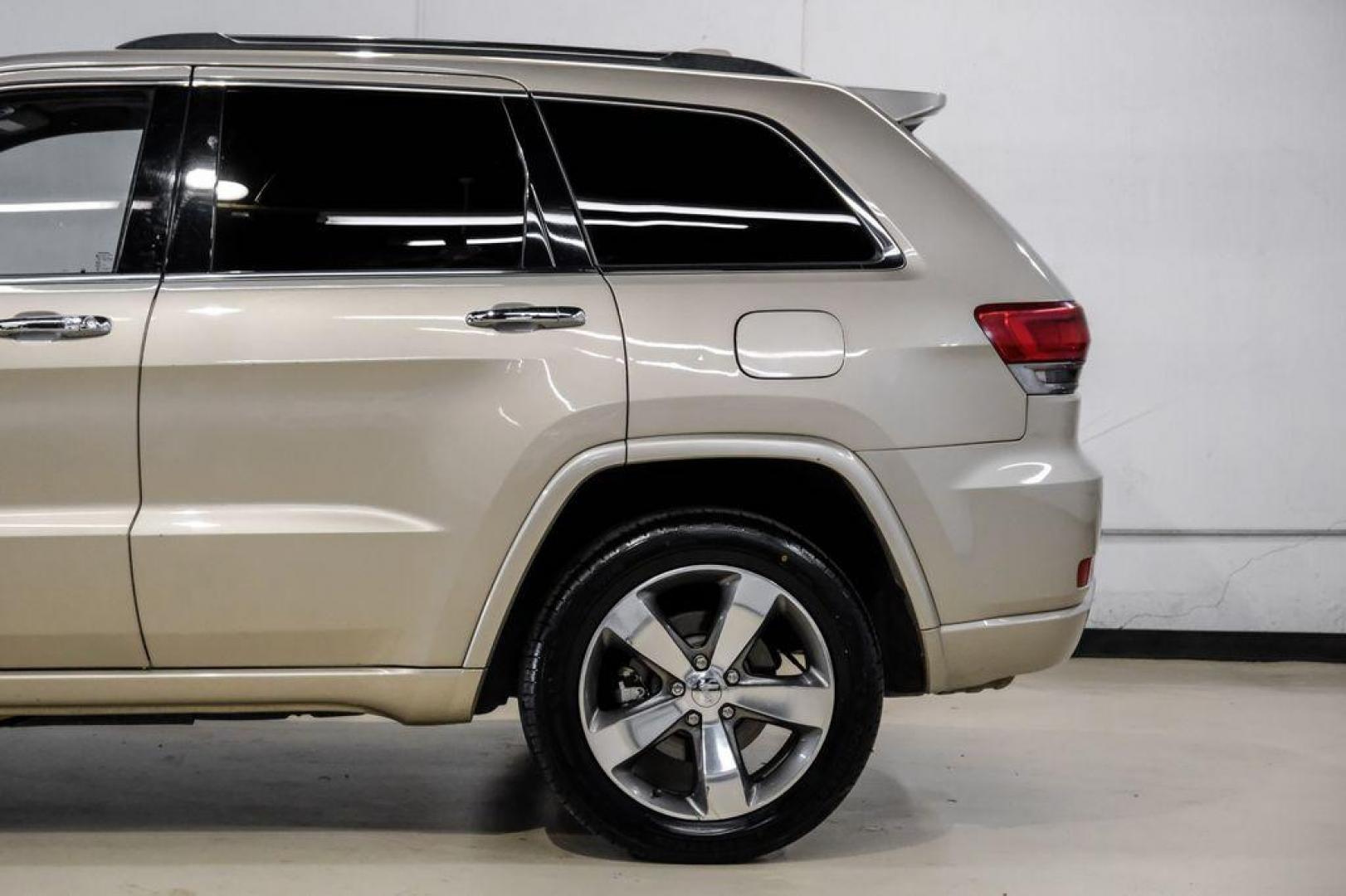 2015 Cashmere Pearlcoat /Light Frost/Brown Jeep Grand Cherokee Overland (1C4RJFCT5FC) with an 5.7L V8 Multi Displacement VVT engine, Automatic transmission, located at 15300 Midway Rd., Addison, TX, 75001, (972) 702-0011, 32.958321, -96.838074 - Photo#13