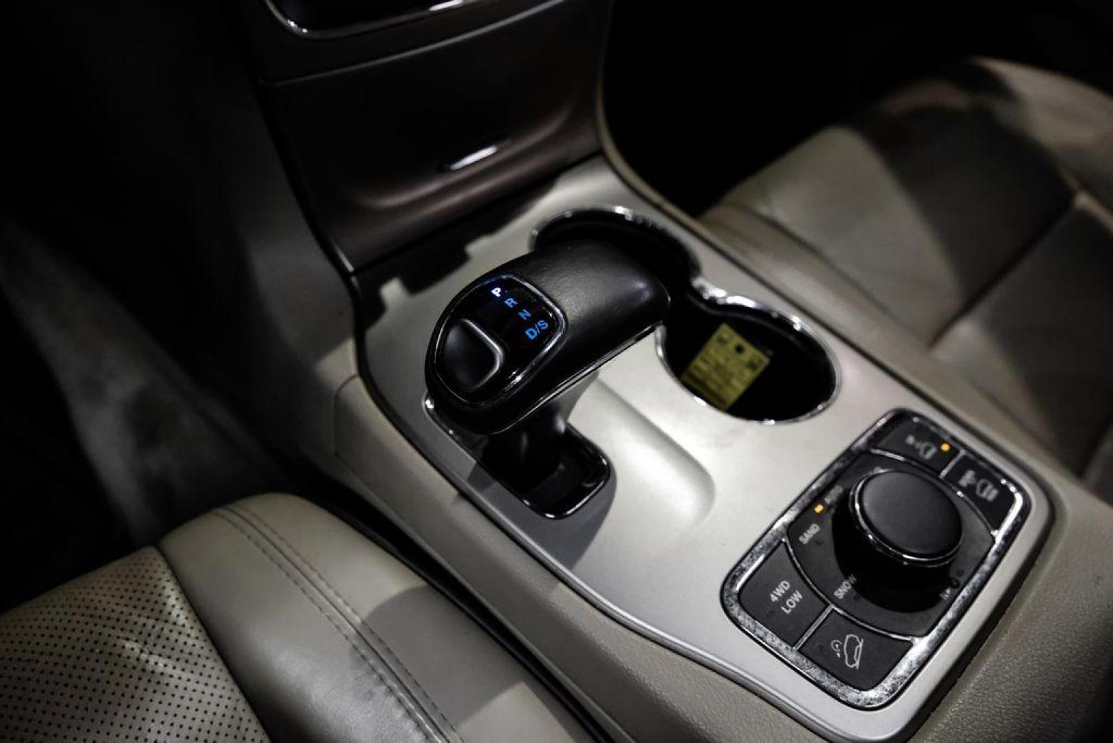 2015 Cashmere Pearlcoat /Light Frost/Brown Jeep Grand Cherokee Overland (1C4RJFCT5FC) with an 5.7L V8 Multi Displacement VVT engine, Automatic transmission, located at 15300 Midway Rd., Addison, TX, 75001, (972) 702-0011, 32.958321, -96.838074 - Photo#25