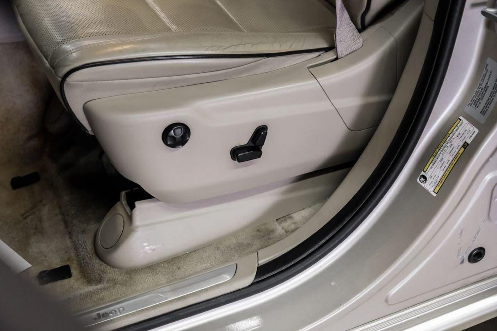 2015 Cashmere Pearlcoat /Light Frost/Brown Jeep Grand Cherokee Overland (1C4RJFCT5FC) with an 5.7L V8 Multi Displacement VVT engine, Automatic transmission, located at 15300 Midway Rd., Addison, TX, 75001, (972) 702-0011, 32.958321, -96.838074 - Photo#37