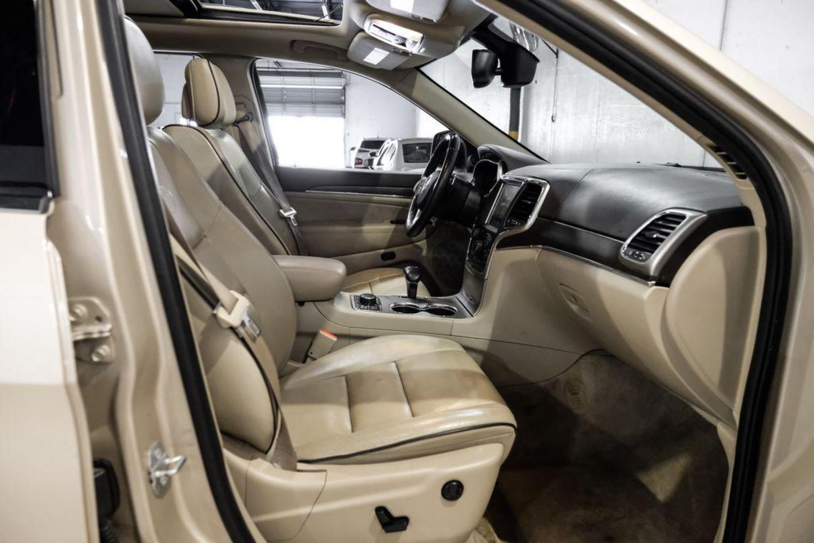 2015 Cashmere Pearlcoat /Light Frost/Brown Jeep Grand Cherokee Overland (1C4RJFCT5FC) with an 5.7L V8 Multi Displacement VVT engine, Automatic transmission, located at 15300 Midway Rd., Addison, TX, 75001, (972) 702-0011, 32.958321, -96.838074 - Photo#40