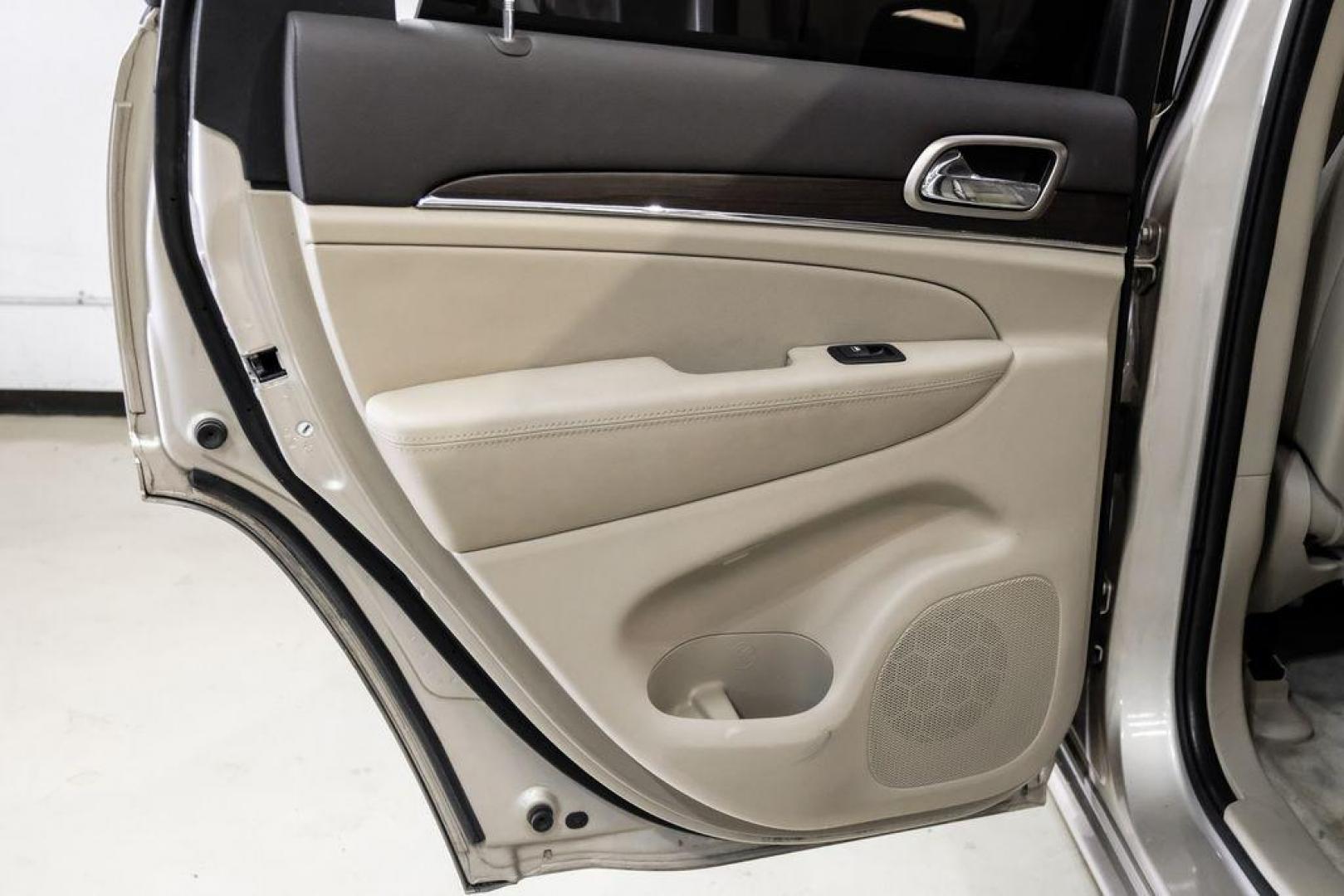 2015 Cashmere Pearlcoat /Light Frost/Brown Jeep Grand Cherokee Overland (1C4RJFCT5FC) with an 5.7L V8 Multi Displacement VVT engine, Automatic transmission, located at 15300 Midway Rd., Addison, TX, 75001, (972) 702-0011, 32.958321, -96.838074 - Photo#52