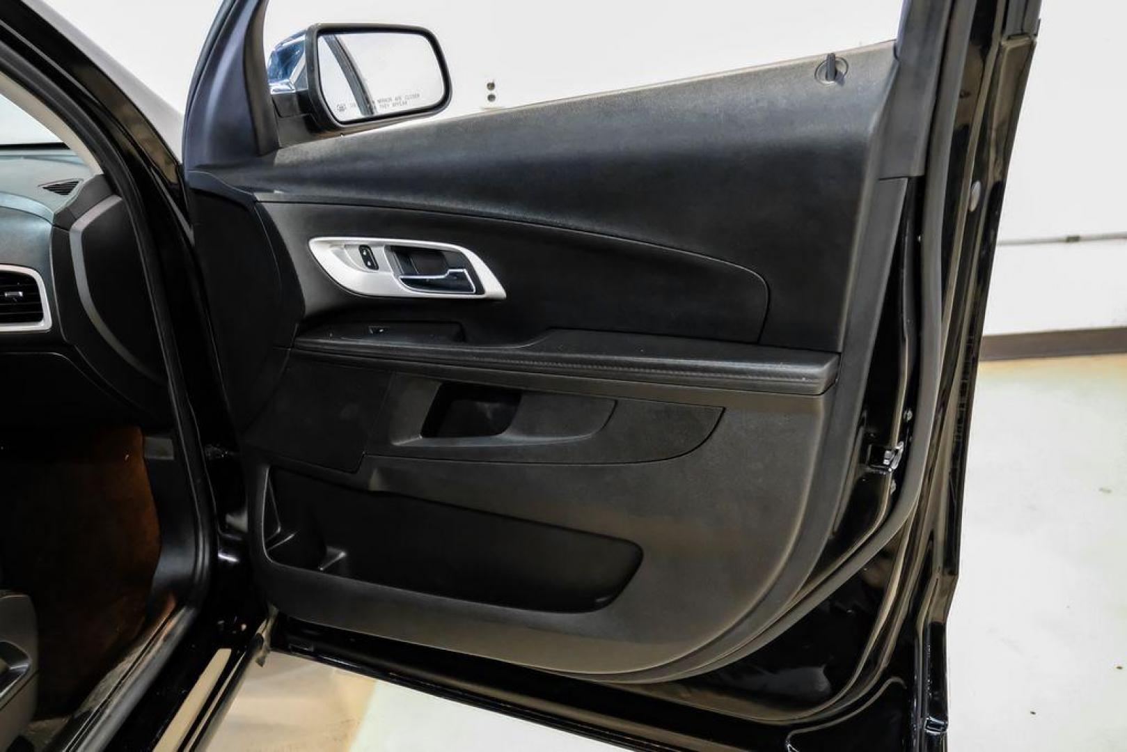 2017 Black Metallic /Jet Black Chevrolet Equinox Premier (2GNALDEK3H1) with an 2.4L 4-Cylinder SIDI DOHC VVT engine, Automatic transmission, located at 15300 Midway Rd., Addison, TX, 75001, (972) 702-0011, 32.958321, -96.838074 - Photo#39