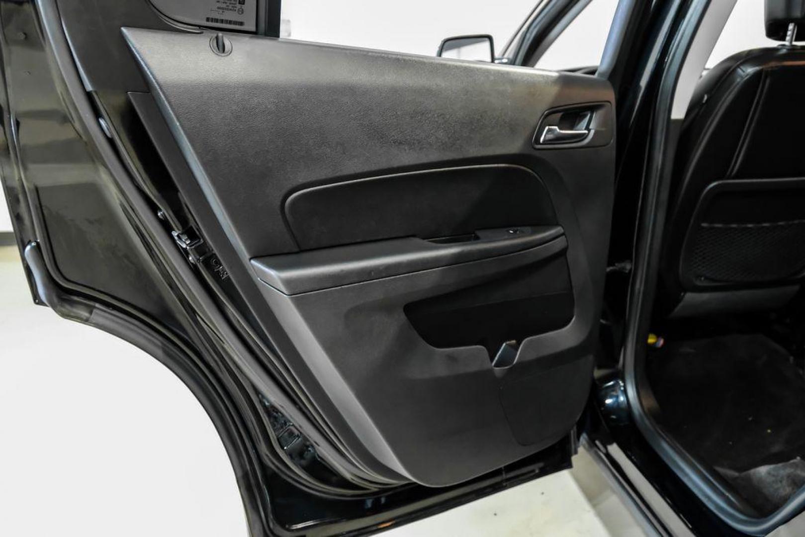 2017 Black Metallic /Jet Black Chevrolet Equinox Premier (2GNALDEK3H1) with an 2.4L 4-Cylinder SIDI DOHC VVT engine, Automatic transmission, located at 15300 Midway Rd., Addison, TX, 75001, (972) 702-0011, 32.958321, -96.838074 - Photo#40