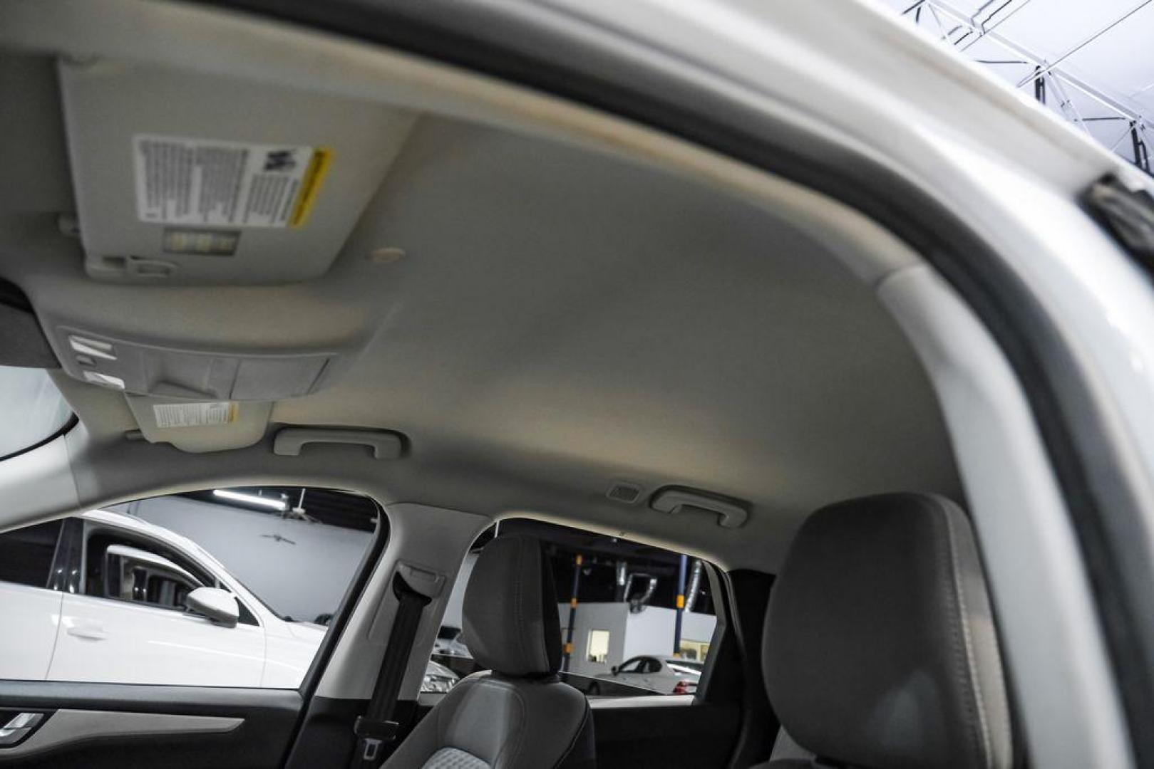 2021 Oxford White /Gray Ford Escape SE (1FMCU0G68MU) with an 1.5L EcoBoost engine, Automatic transmission, located at 15300 Midway Rd., Addison, TX, 75001, (972) 702-0011, 32.958321, -96.838074 - Photo#31