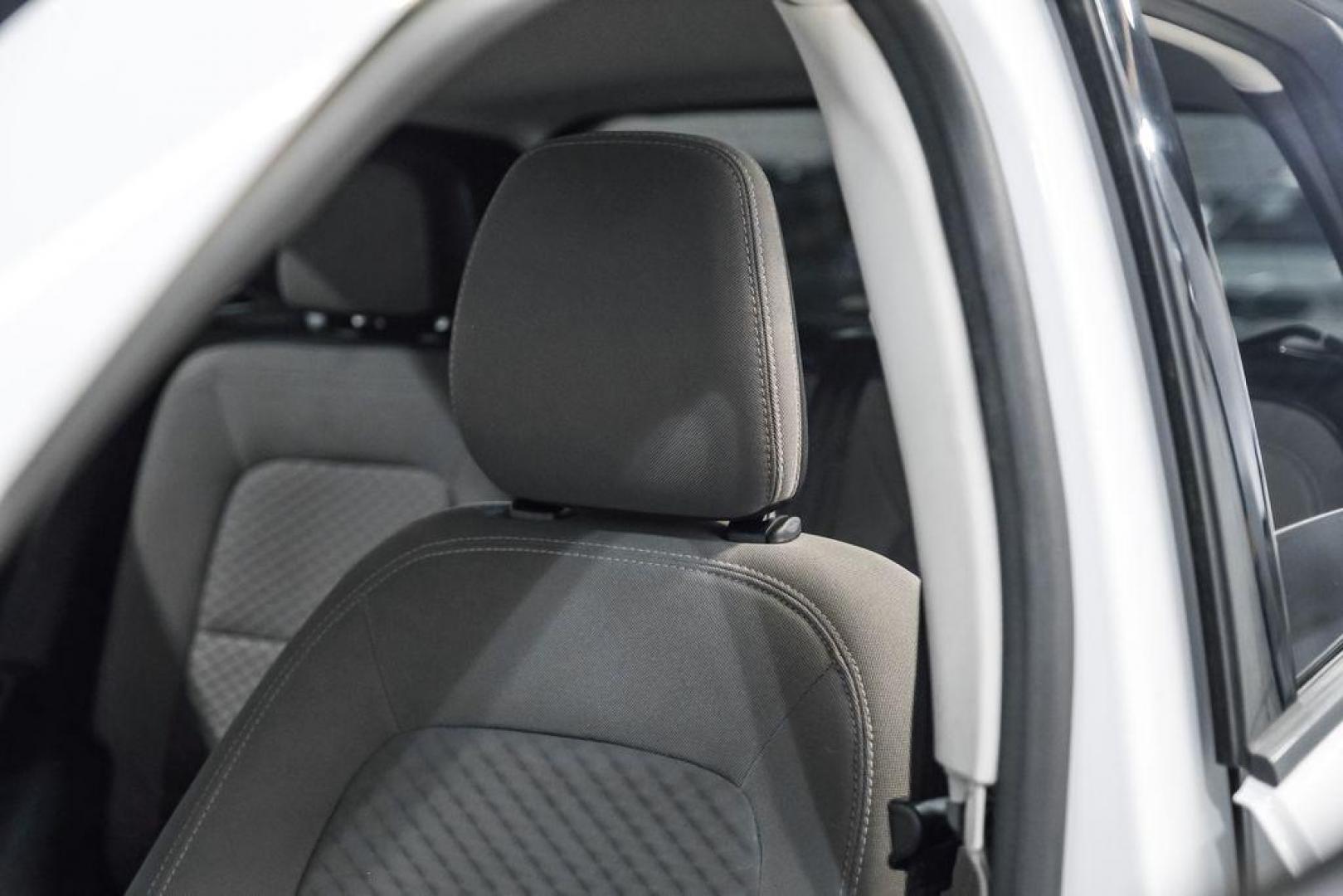 2021 Oxford White /Gray Ford Escape SE (1FMCU0G68MU) with an 1.5L EcoBoost engine, Automatic transmission, located at 15300 Midway Rd., Addison, TX, 75001, (972) 702-0011, 32.958321, -96.838074 - Photo#33