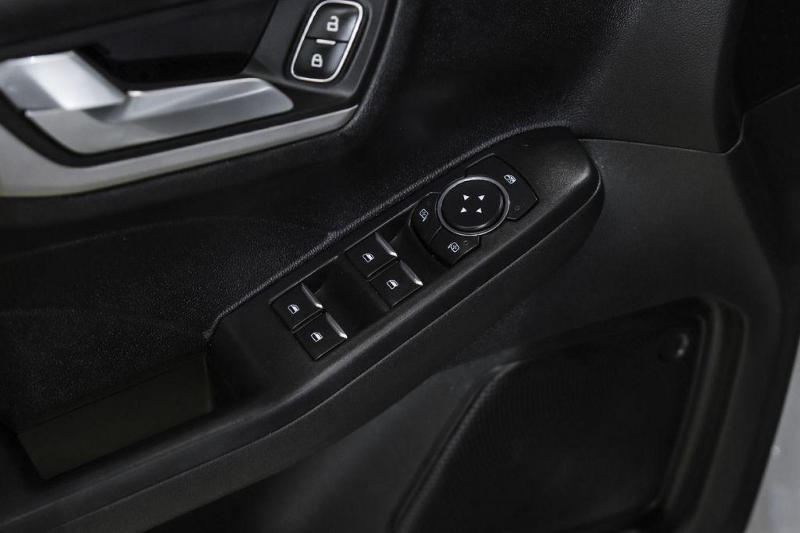 2021 Oxford White /Gray Ford Escape SE (1FMCU0G68MU) with an 1.5L EcoBoost engine, Automatic transmission, located at 15300 Midway Rd., Addison, TX, 75001, (972) 702-0011, 32.958321, -96.838074 - Photo#45