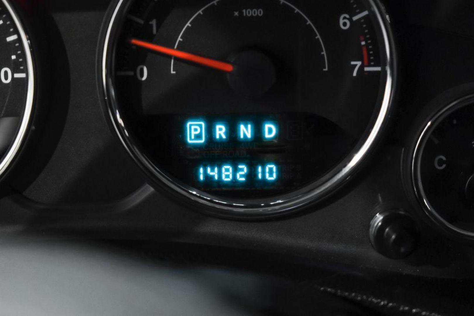 2013 Billet Metallic Clearcoat /Black Interior Jeep Wrangler Unlimited Sahara (1C4BJWEG8DL) with an 3.6L V6 24V VVT engine, Automatic transmission, located at 15300 Midway Rd., Addison, TX, 75001, (972) 702-0011, 32.958321, -96.838074 - Photo#24