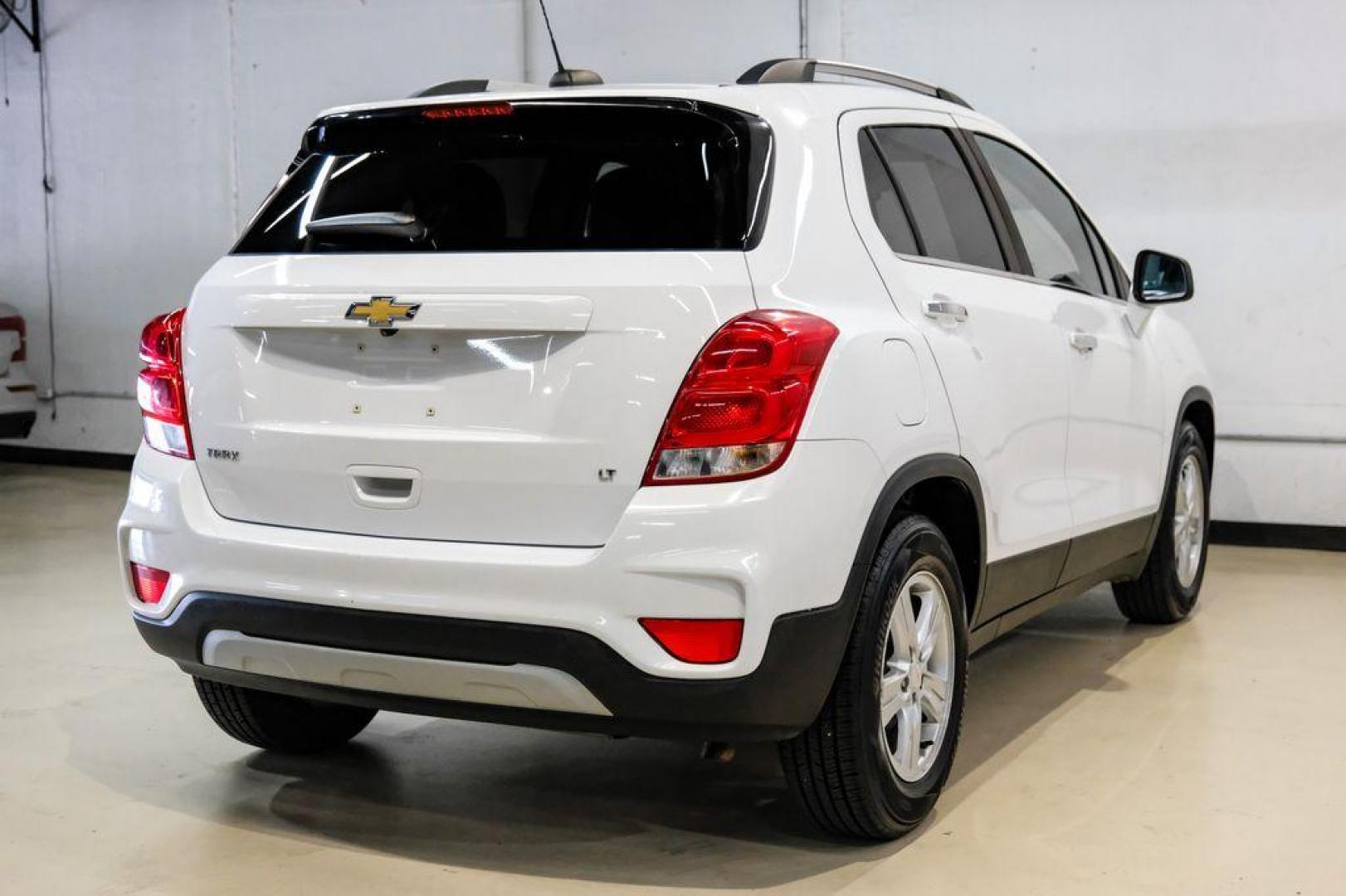 2020 Summit White /Jet Black Chevrolet Trax LT (KL7CJLSB6LB) with an ECOTEC 1.4L I4 SMPI DOHC Turbocharged VVT engine, Automatic transmission, located at 15300 Midway Rd., Addison, TX, 75001, (972) 702-0011, 32.958321, -96.838074 - Photo#7