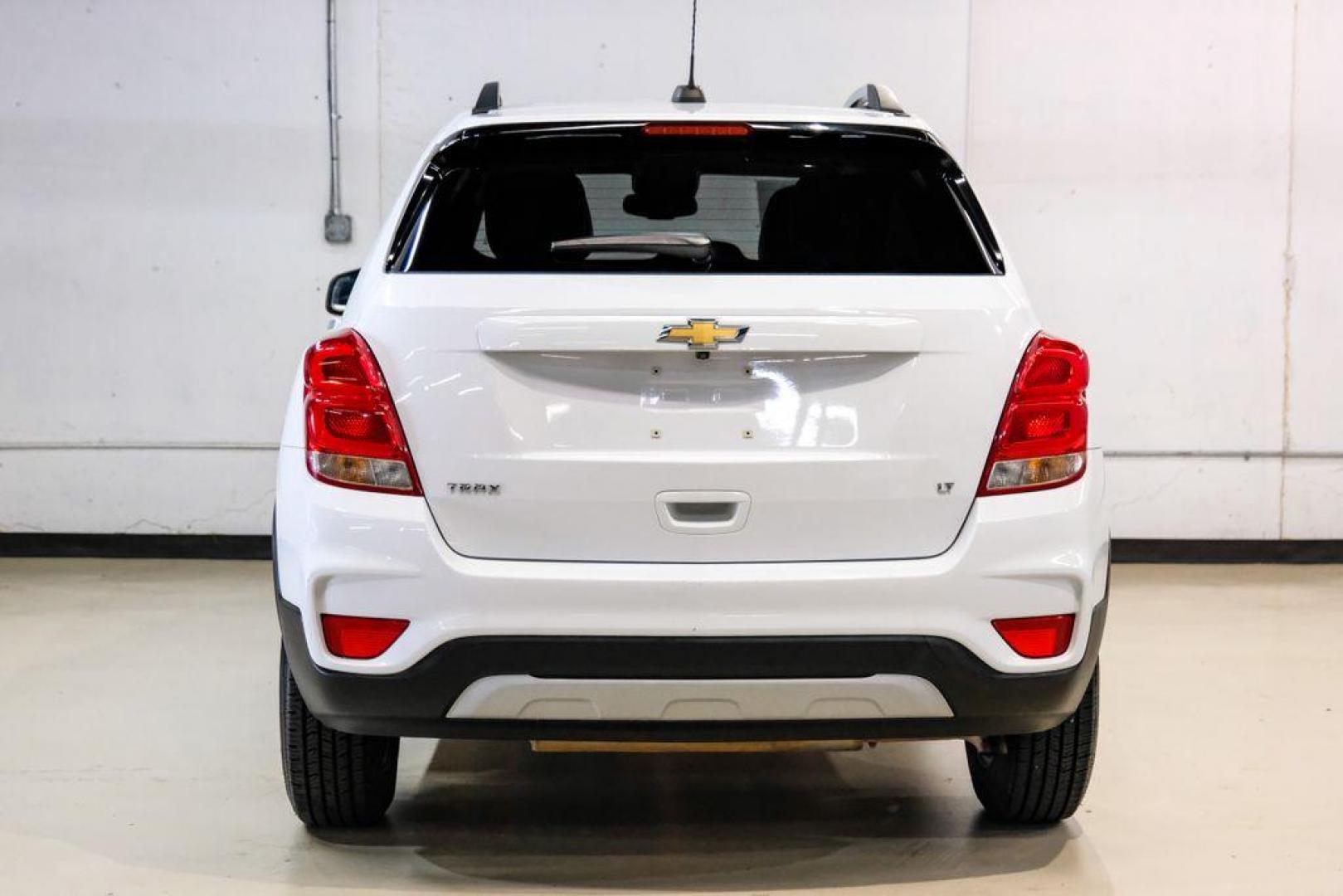 2020 Summit White /Jet Black Chevrolet Trax LT (KL7CJLSB6LB) with an ECOTEC 1.4L I4 SMPI DOHC Turbocharged VVT engine, Automatic transmission, located at 15300 Midway Rd., Addison, TX, 75001, (972) 702-0011, 32.958321, -96.838074 - Photo#8