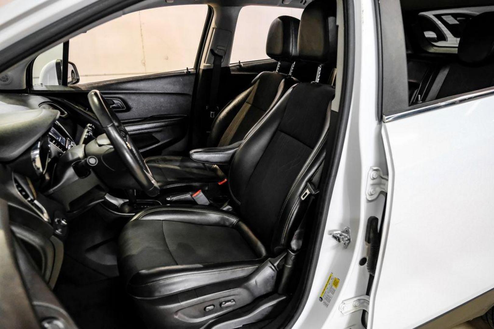 2020 Summit White /Jet Black Chevrolet Trax LT (KL7CJLSB6LB) with an ECOTEC 1.4L I4 SMPI DOHC Turbocharged VVT engine, Automatic transmission, located at 15300 Midway Rd., Addison, TX, 75001, (972) 702-0011, 32.958321, -96.838074 - Photo#29