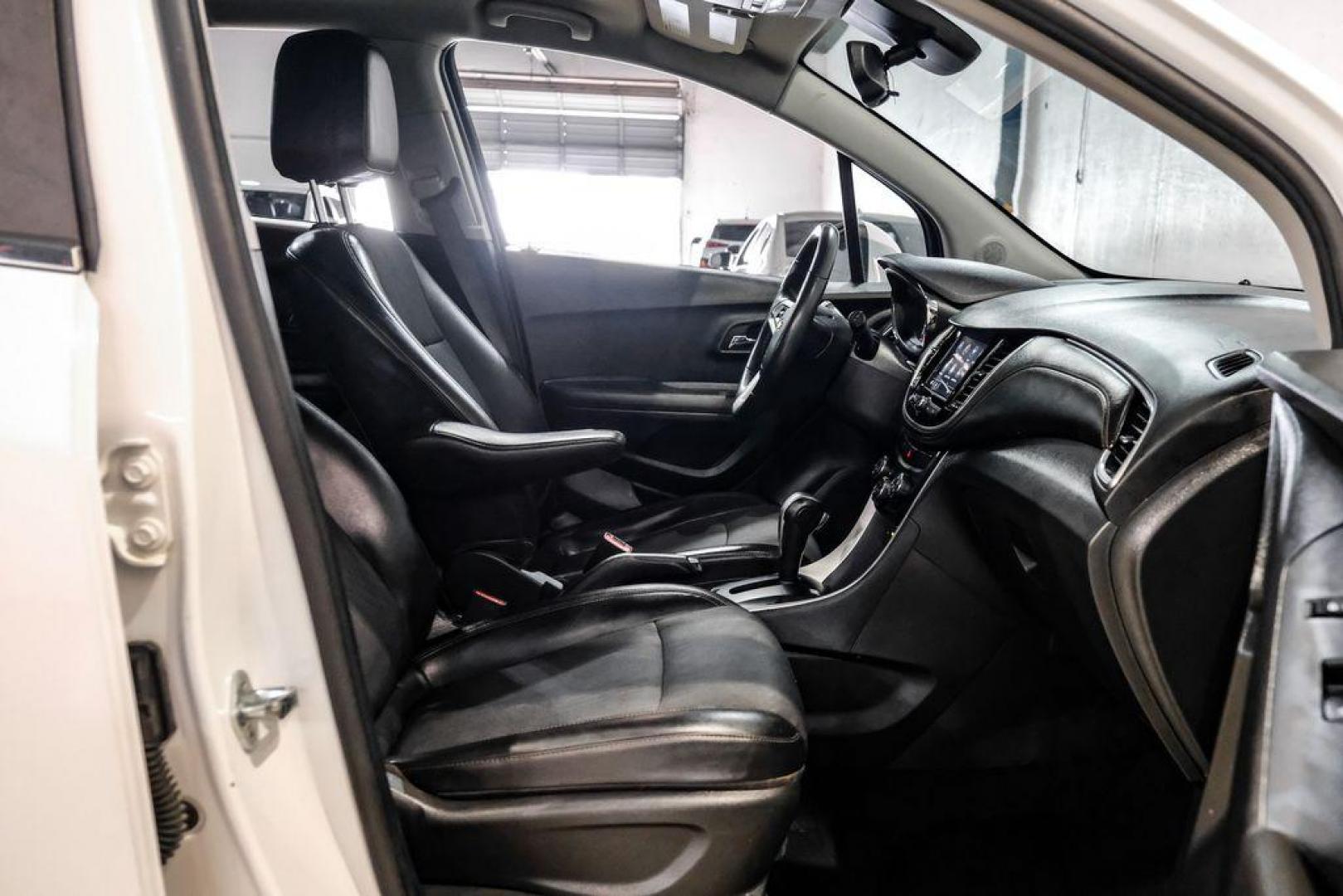 2020 Summit White /Jet Black Chevrolet Trax LT (KL7CJLSB6LB) with an ECOTEC 1.4L I4 SMPI DOHC Turbocharged VVT engine, Automatic transmission, located at 15300 Midway Rd., Addison, TX, 75001, (972) 702-0011, 32.958321, -96.838074 - Photo#31