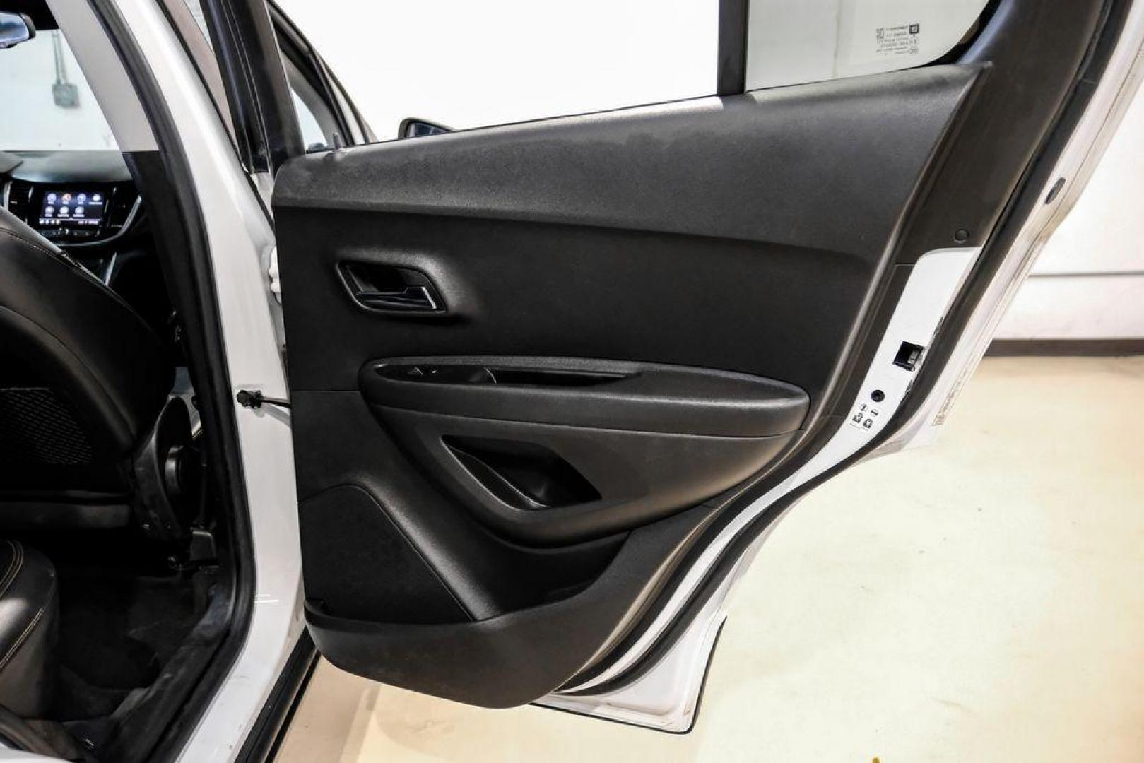 2020 Summit White /Jet Black Chevrolet Trax LT (KL7CJLSB6LB) with an ECOTEC 1.4L I4 SMPI DOHC Turbocharged VVT engine, Automatic transmission, located at 15300 Midway Rd., Addison, TX, 75001, (972) 702-0011, 32.958321, -96.838074 - Photo#43