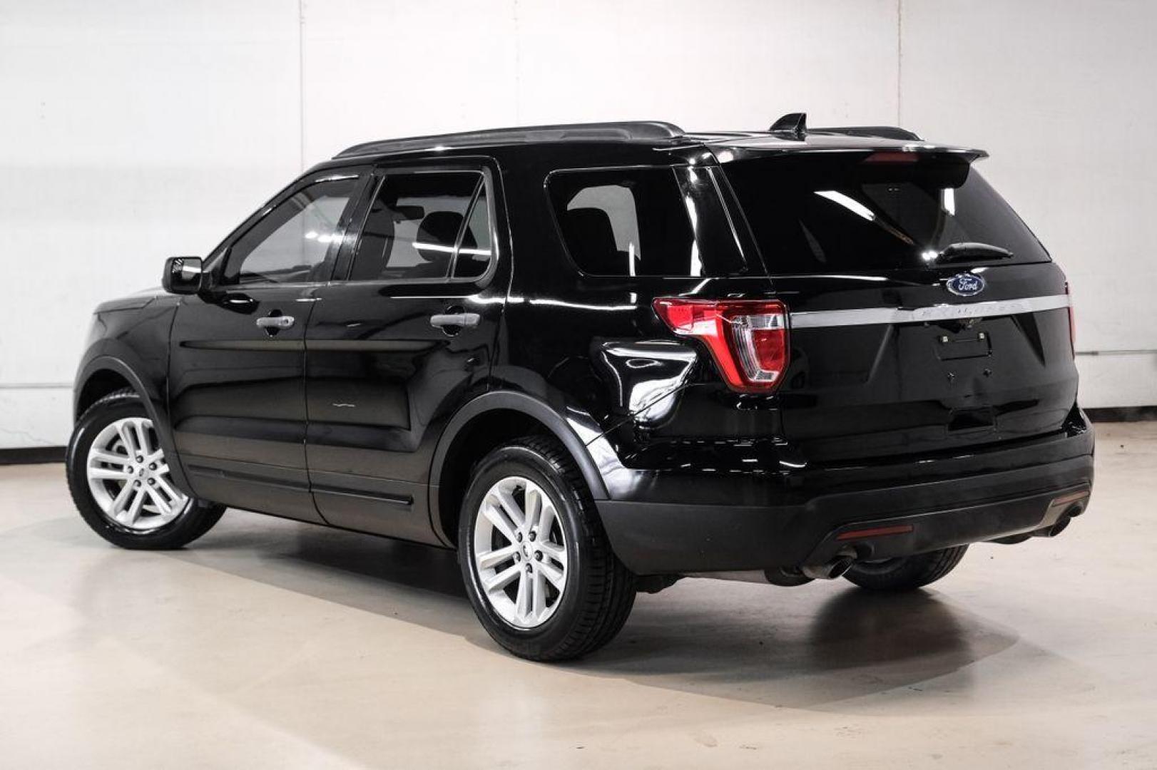 2017 Shadow Black /Medium Light Camel Ford Explorer Base (1FM5K7B81HG) with an 3.5L 6-Cylinder SMPI DOHC engine, Automatic transmission, located at 15300 Midway Rd., Addison, TX, 75001, (972) 702-0011, 32.958321, -96.838074 - Photo#7