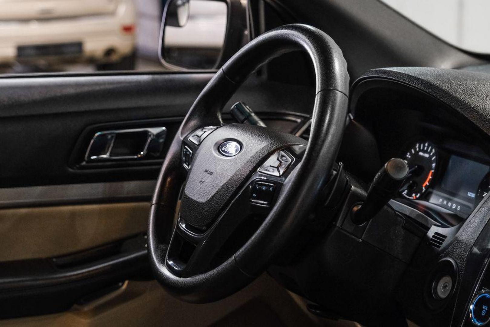 2017 Shadow Black /Medium Light Camel Ford Explorer Base (1FM5K7B81HG) with an 3.5L 6-Cylinder SMPI DOHC engine, Automatic transmission, located at 15300 Midway Rd., Addison, TX, 75001, (972) 702-0011, 32.958321, -96.838074 - Photo#13