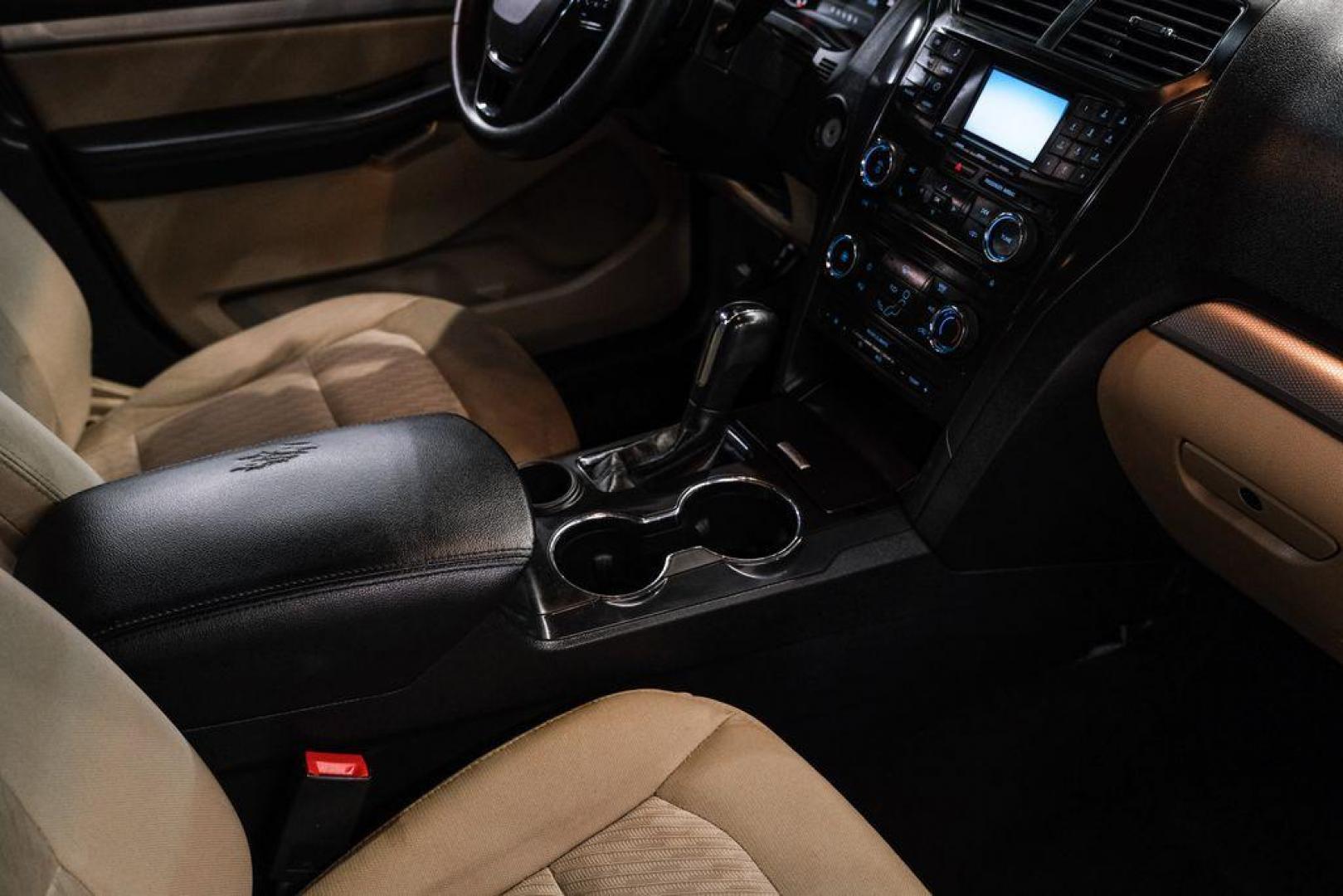 2017 Shadow Black /Medium Light Camel Ford Explorer Base (1FM5K7B81HG) with an 3.5L 6-Cylinder SMPI DOHC engine, Automatic transmission, located at 15300 Midway Rd., Addison, TX, 75001, (972) 702-0011, 32.958321, -96.838074 - Photo#20