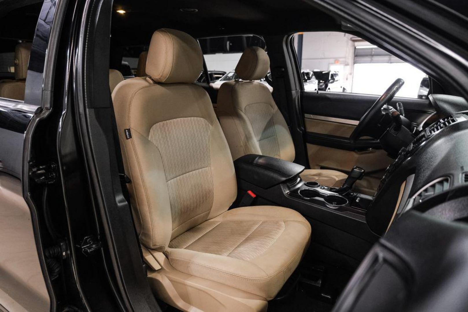 2017 Shadow Black /Medium Light Camel Ford Explorer Base (1FM5K7B81HG) with an 3.5L 6-Cylinder SMPI DOHC engine, Automatic transmission, located at 15300 Midway Rd., Addison, TX, 75001, (972) 702-0011, 32.958321, -96.838074 - Photo#31