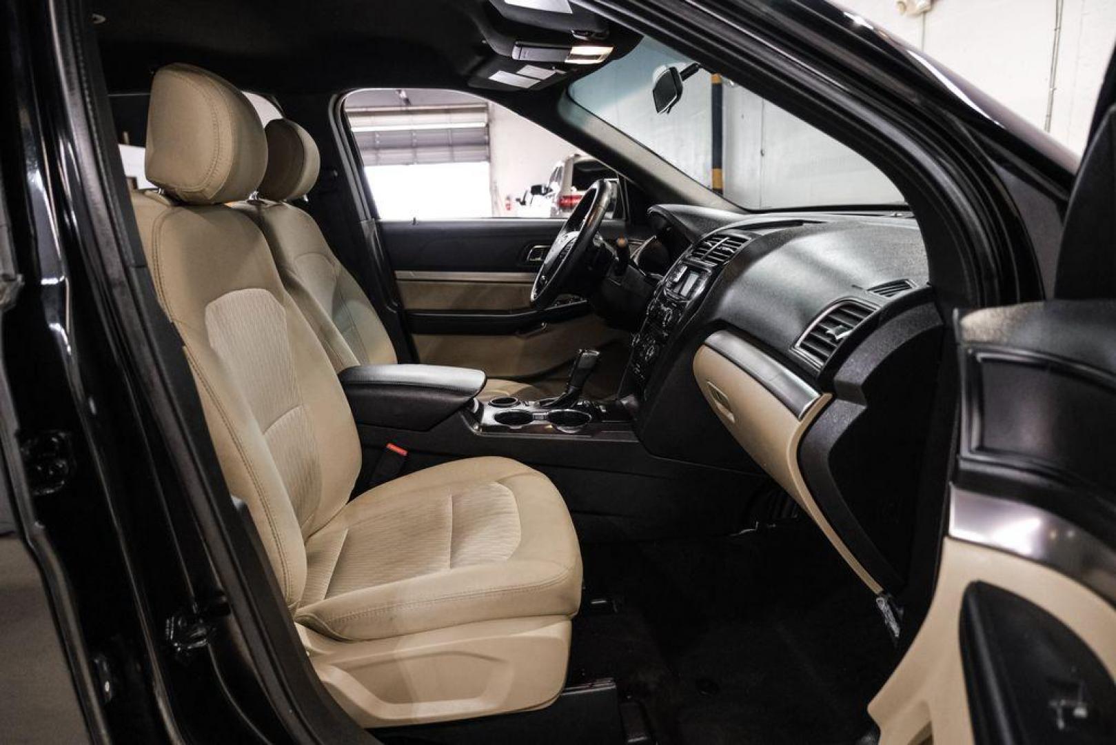 2017 Shadow Black /Medium Light Camel Ford Explorer Base (1FM5K7B81HG) with an 3.5L 6-Cylinder SMPI DOHC engine, Automatic transmission, located at 15300 Midway Rd., Addison, TX, 75001, (972) 702-0011, 32.958321, -96.838074 - Photo#32