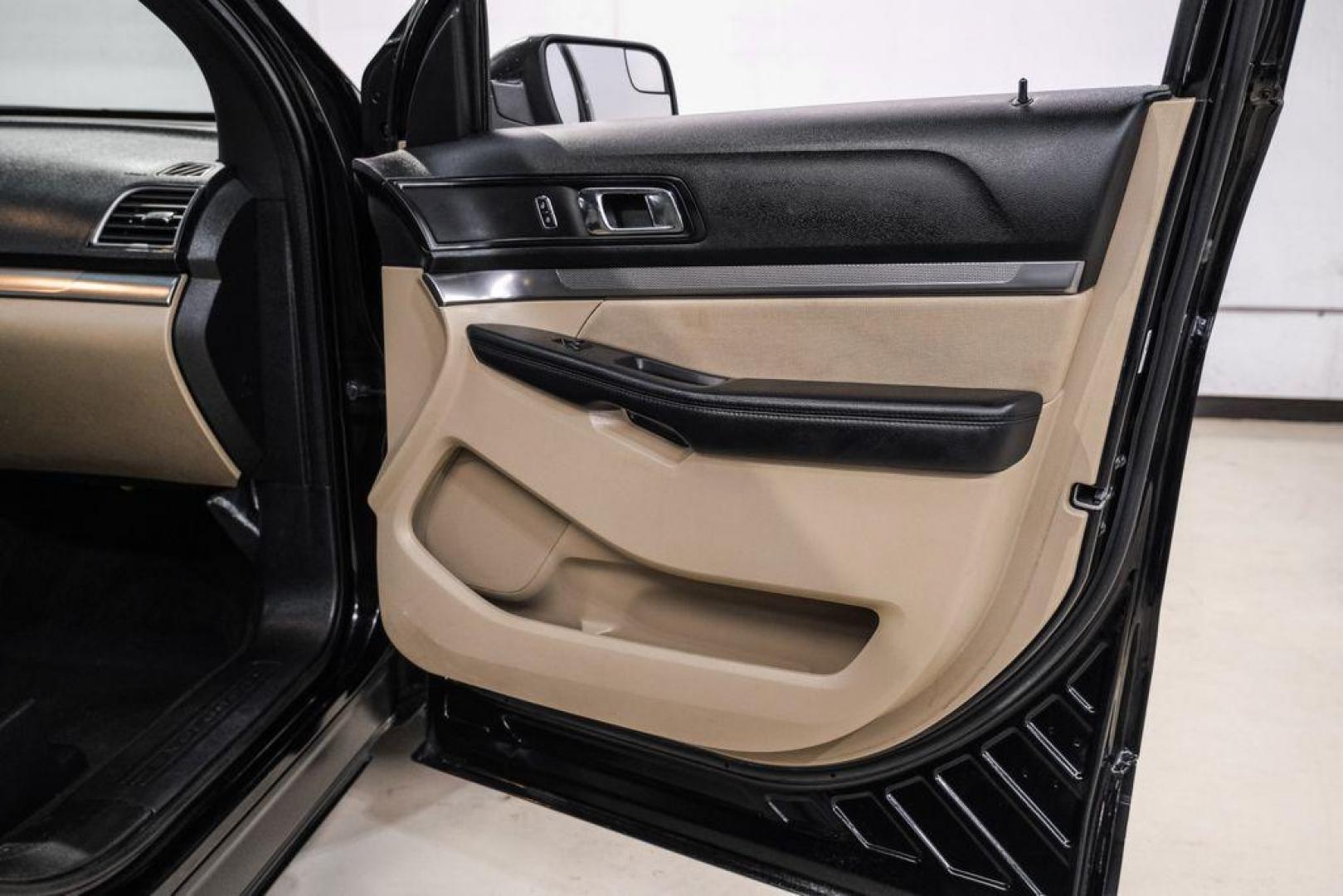 2017 Shadow Black /Medium Light Camel Ford Explorer Base (1FM5K7B81HG) with an 3.5L 6-Cylinder SMPI DOHC engine, Automatic transmission, located at 15300 Midway Rd., Addison, TX, 75001, (972) 702-0011, 32.958321, -96.838074 - Photo#41