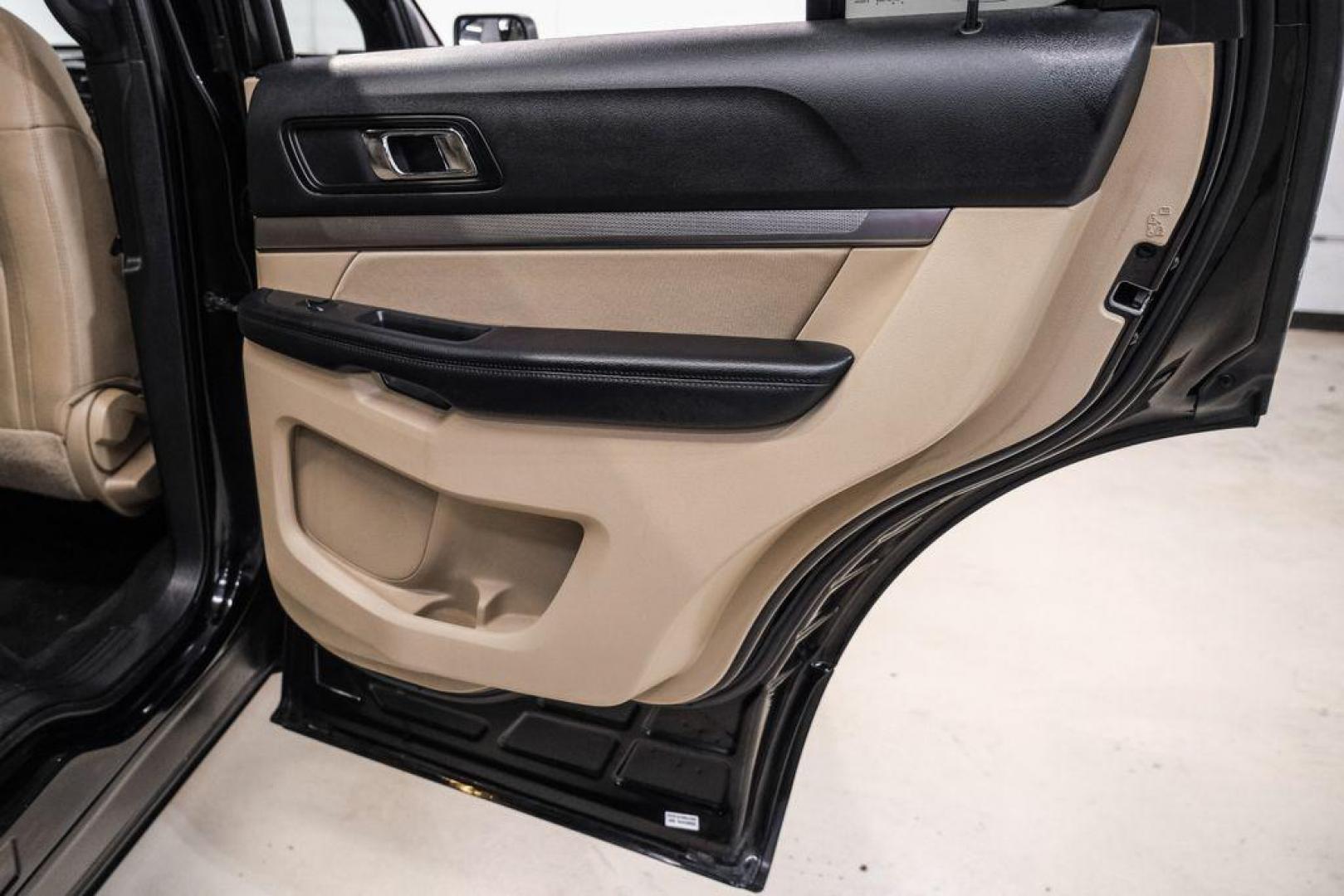 2017 Shadow Black /Medium Light Camel Ford Explorer Base (1FM5K7B81HG) with an 3.5L 6-Cylinder SMPI DOHC engine, Automatic transmission, located at 15300 Midway Rd., Addison, TX, 75001, (972) 702-0011, 32.958321, -96.838074 - Photo#43