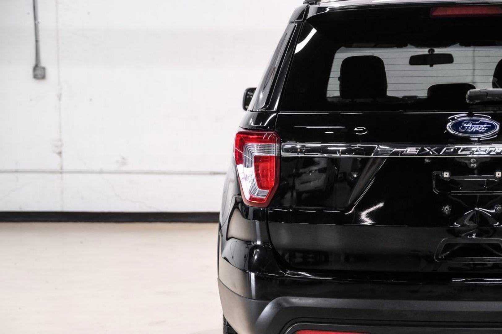 2017 Shadow Black /Medium Light Camel Ford Explorer Base (1FM5K7B81HG) with an 3.5L 6-Cylinder SMPI DOHC engine, Automatic transmission, located at 15300 Midway Rd., Addison, TX, 75001, (972) 702-0011, 32.958321, -96.838074 - Photo#45