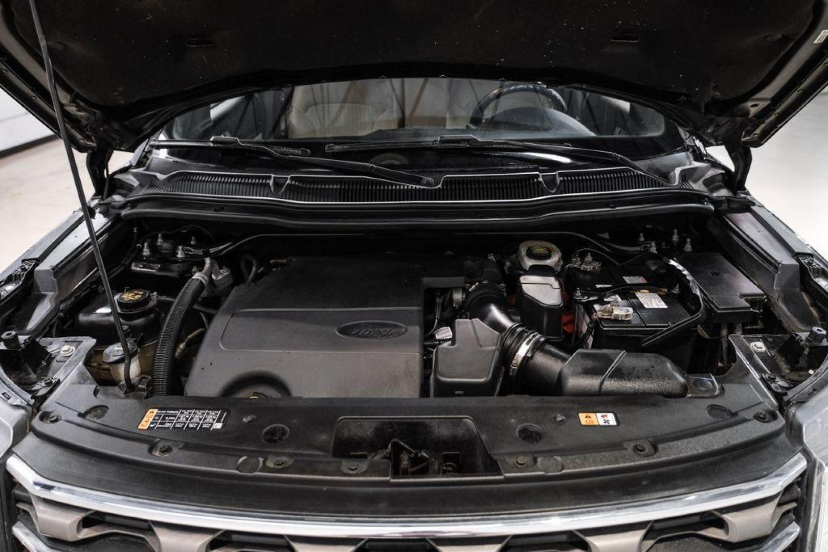 2017 Shadow Black /Medium Light Camel Ford Explorer Base (1FM5K7B81HG) with an 3.5L 6-Cylinder SMPI DOHC engine, Automatic transmission, located at 15300 Midway Rd., Addison, TX, 75001, (972) 702-0011, 32.958321, -96.838074 - Photo#47