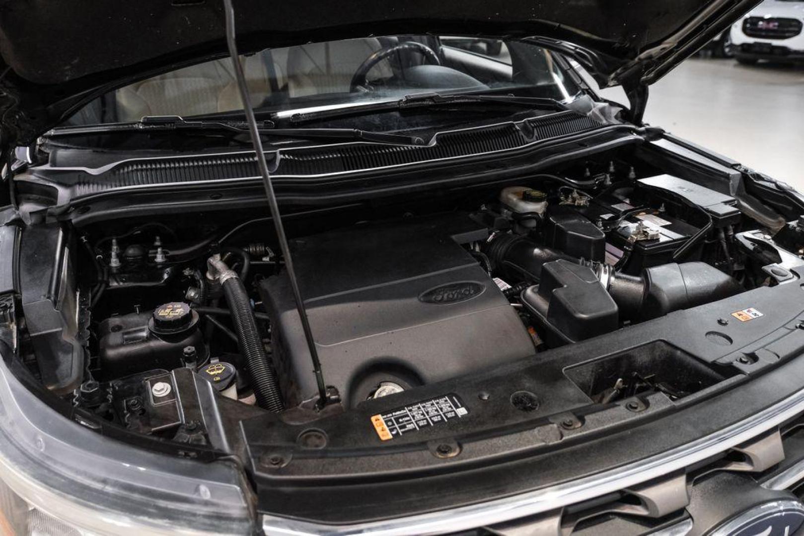 2017 Shadow Black /Medium Light Camel Ford Explorer Base (1FM5K7B81HG) with an 3.5L 6-Cylinder SMPI DOHC engine, Automatic transmission, located at 15300 Midway Rd., Addison, TX, 75001, (972) 702-0011, 32.958321, -96.838074 - Photo#48