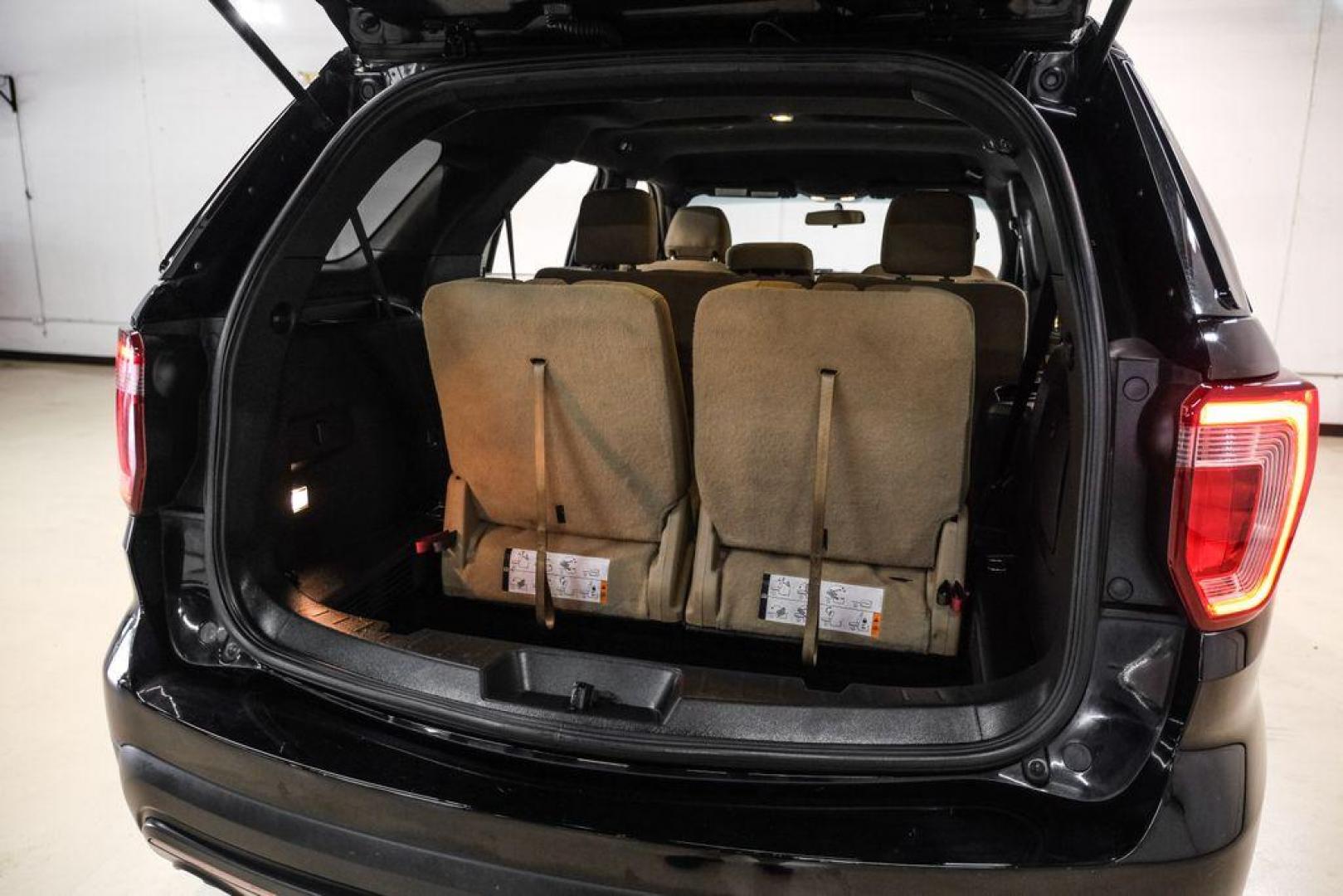 2017 Shadow Black /Medium Light Camel Ford Explorer Base (1FM5K7B81HG) with an 3.5L 6-Cylinder SMPI DOHC engine, Automatic transmission, located at 15300 Midway Rd., Addison, TX, 75001, (972) 702-0011, 32.958321, -96.838074 - Photo#49