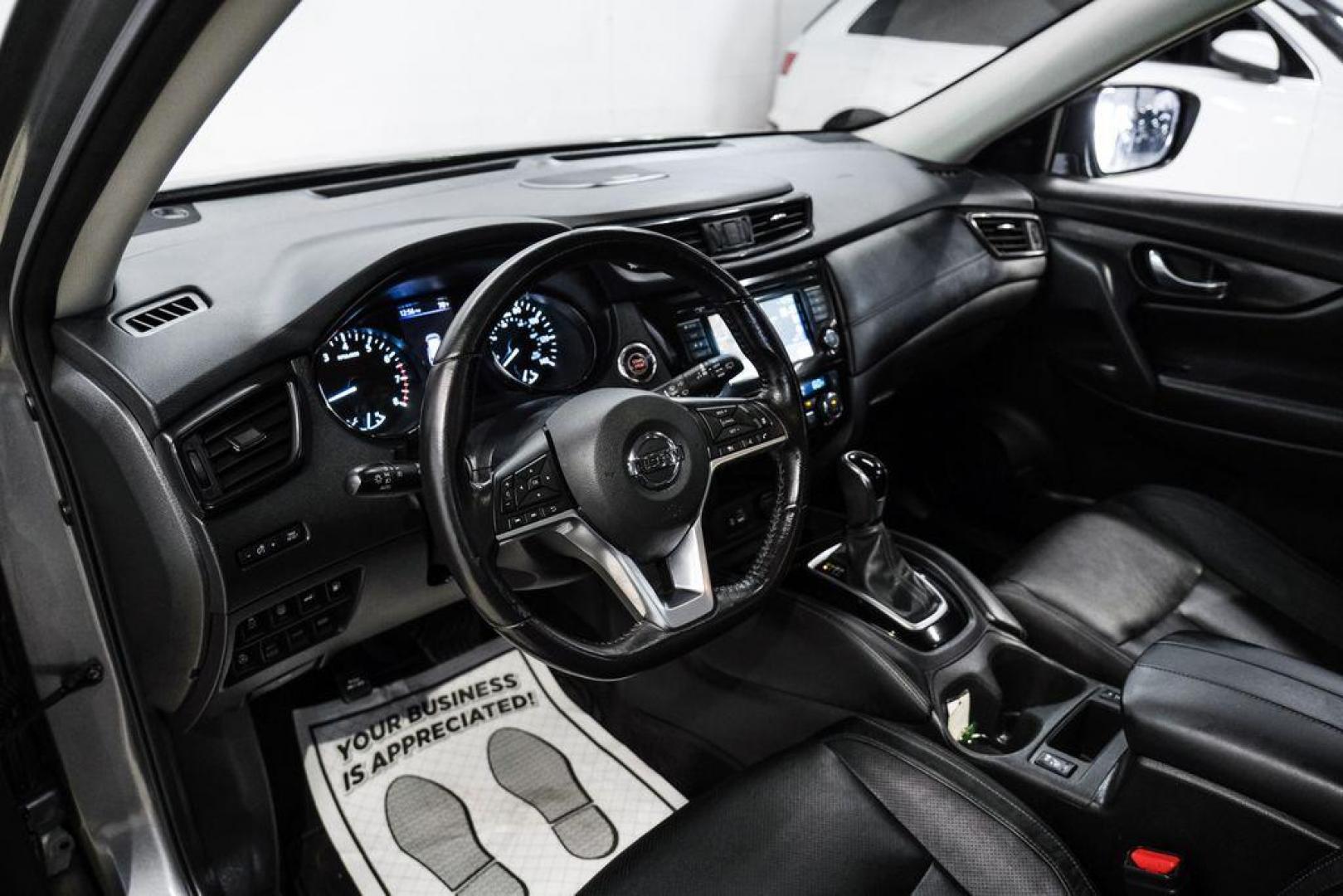 2018 Gun Metallic /Charcoal Nissan Rogue SL (JN8AT2MV9JW) with an 2.5L I4 DOHC 16V engine, CVT transmission, located at 15300 Midway Rd., Addison, TX, 75001, (972) 702-0011, 32.958321, -96.838074 - Photo#2