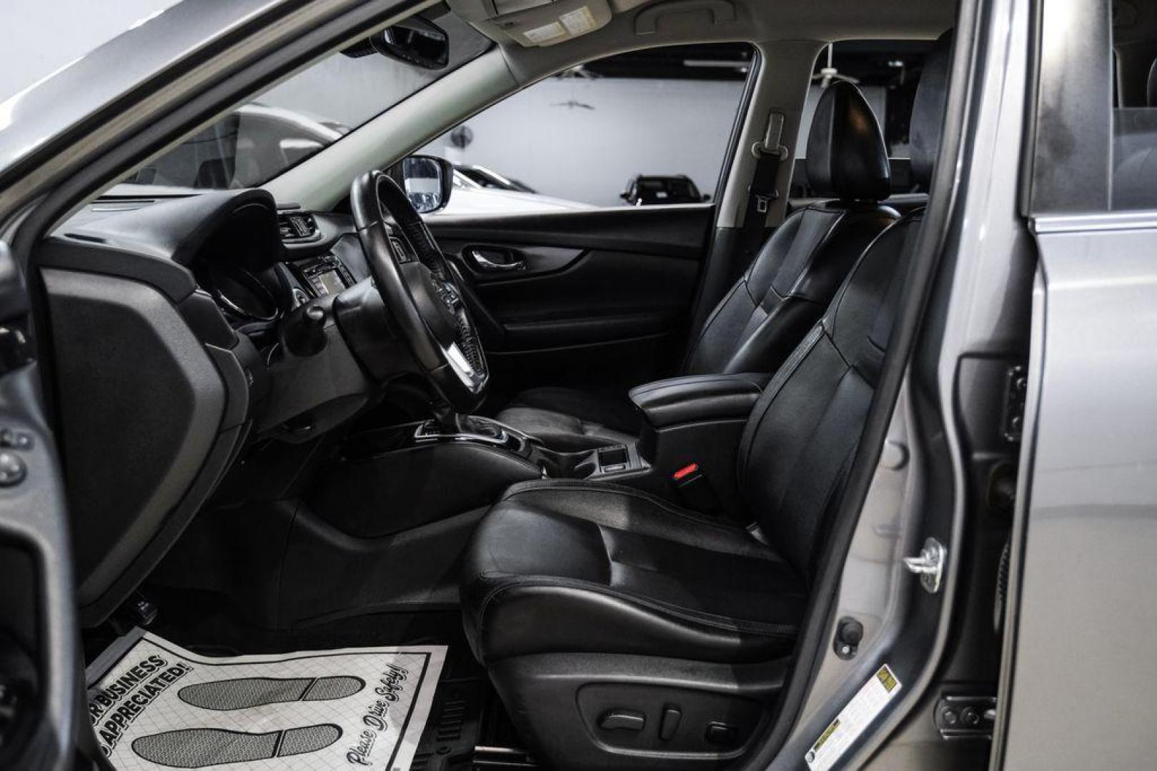 2018 Gun Metallic /Charcoal Nissan Rogue SL (JN8AT2MV9JW) with an 2.5L I4 DOHC 16V engine, CVT transmission, located at 15300 Midway Rd., Addison, TX, 75001, (972) 702-0011, 32.958321, -96.838074 - Photo#3