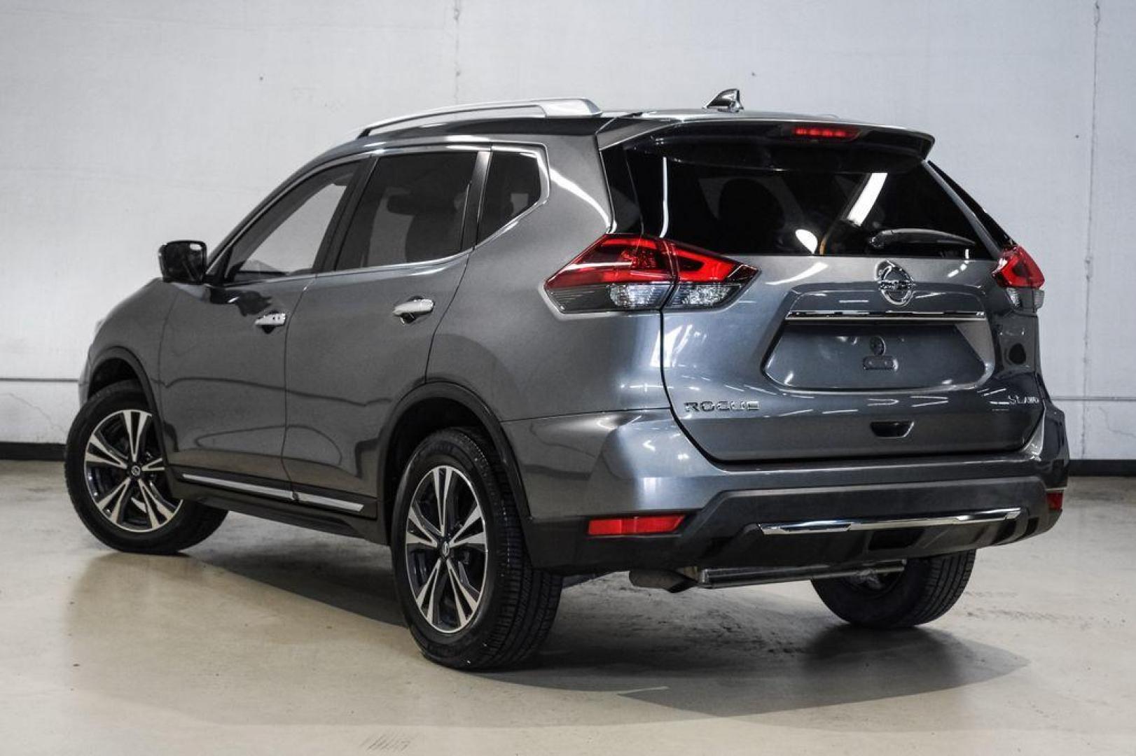 2018 Gun Metallic /Charcoal Nissan Rogue SL (JN8AT2MV9JW) with an 2.5L I4 DOHC 16V engine, CVT transmission, located at 15300 Midway Rd., Addison, TX, 75001, (972) 702-0011, 32.958321, -96.838074 - Photo#11