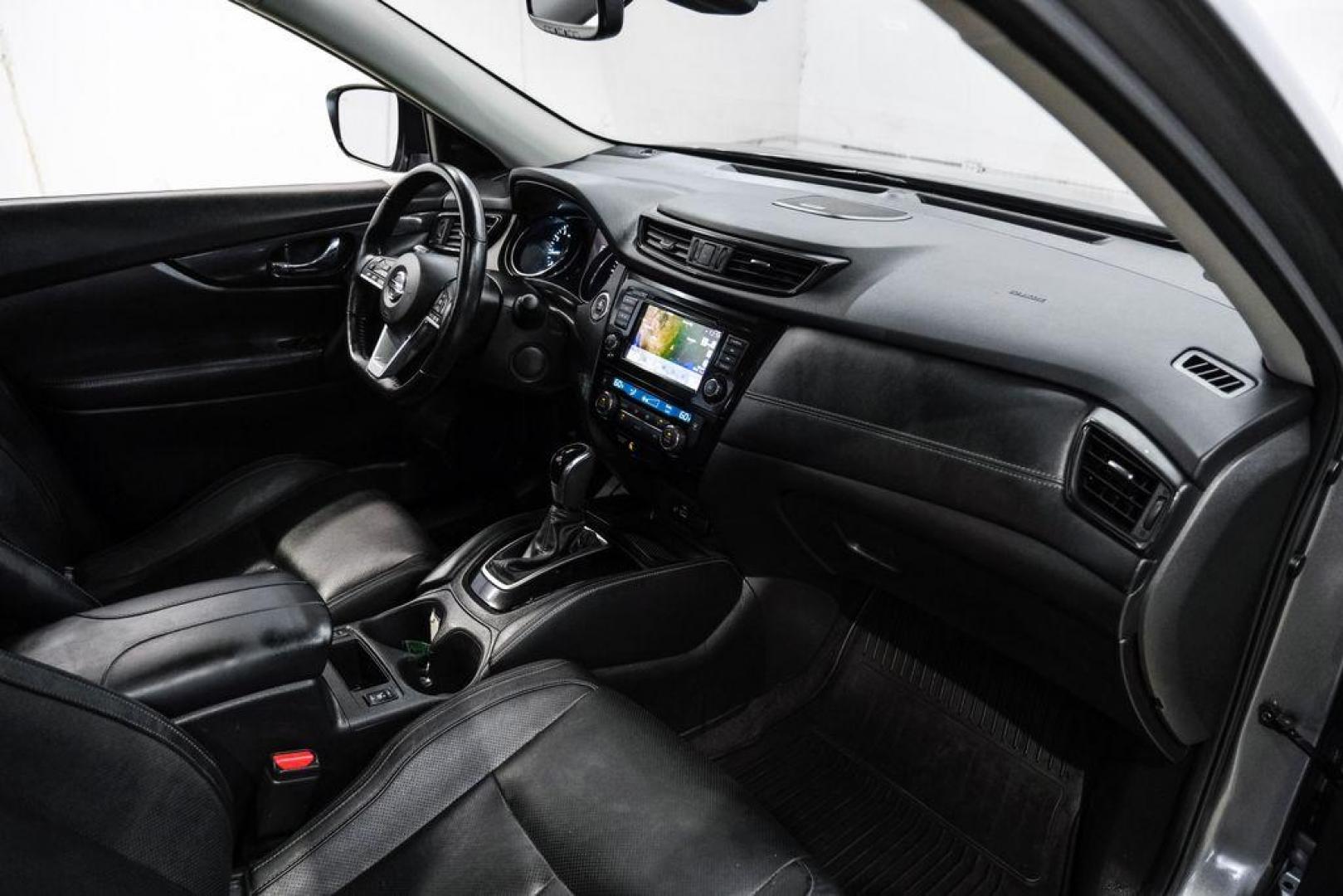 2018 Gun Metallic /Charcoal Nissan Rogue SL (JN8AT2MV9JW) with an 2.5L I4 DOHC 16V engine, CVT transmission, located at 15300 Midway Rd., Addison, TX, 75001, (972) 702-0011, 32.958321, -96.838074 - Photo#17