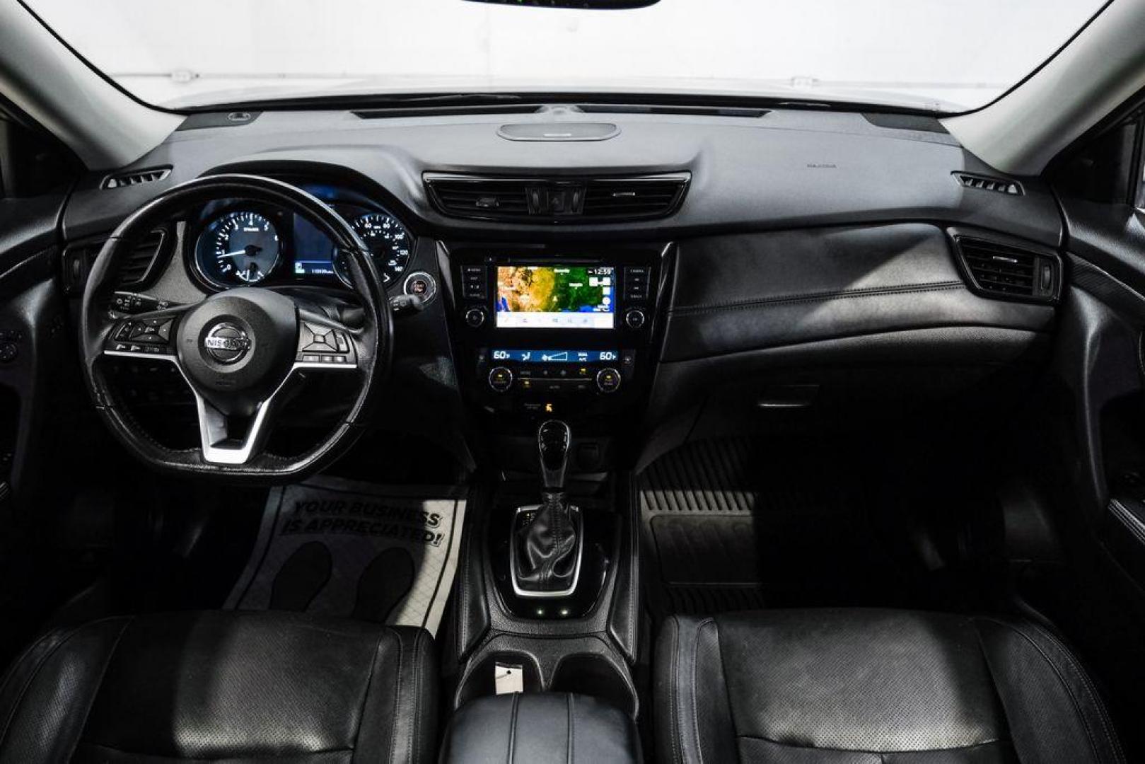 2018 Gun Metallic /Charcoal Nissan Rogue SL (JN8AT2MV9JW) with an 2.5L I4 DOHC 16V engine, CVT transmission, located at 15300 Midway Rd., Addison, TX, 75001, (972) 702-0011, 32.958321, -96.838074 - Photo#18